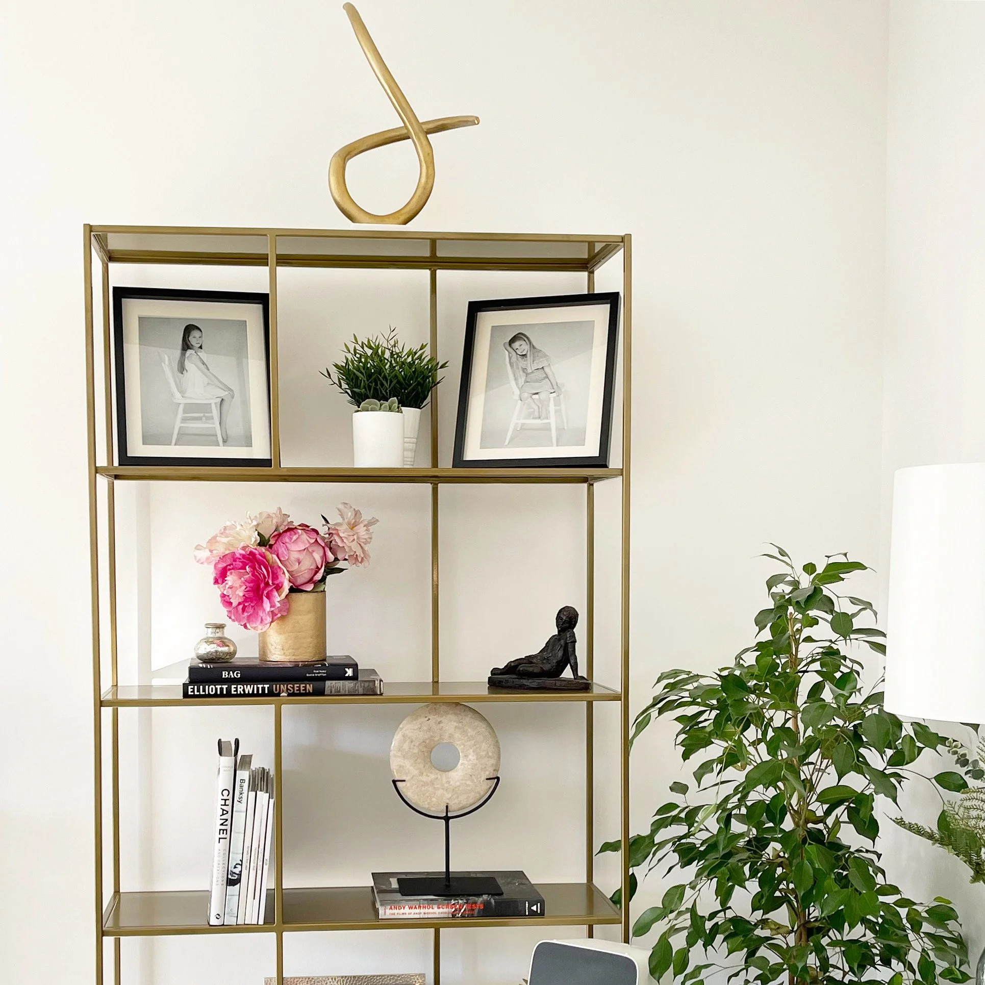 Picture Idea: Tips For An Airy Elegant Living Room