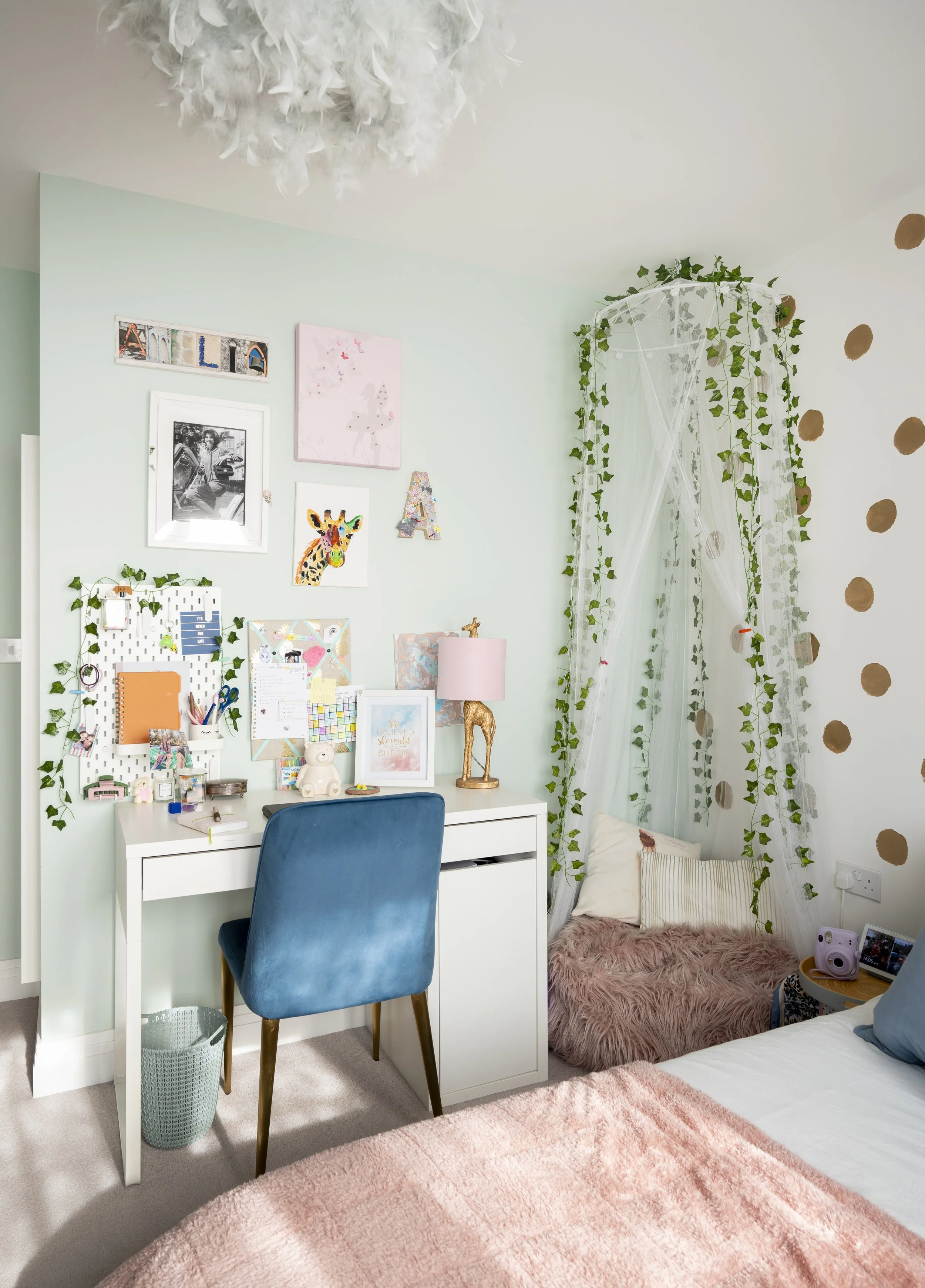 Teen bedroom