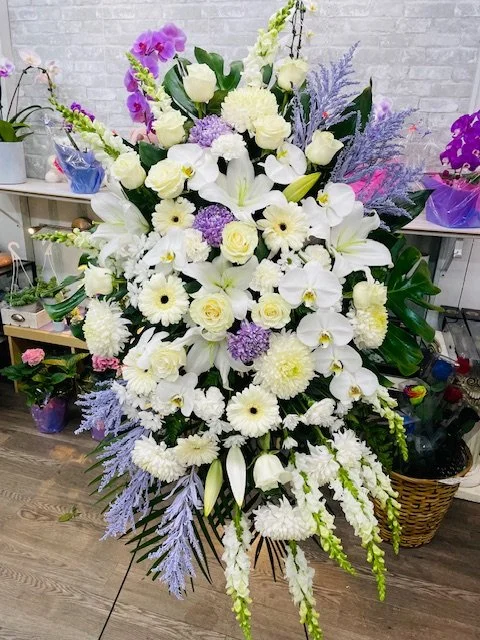 White Elegance Floral Arrangement