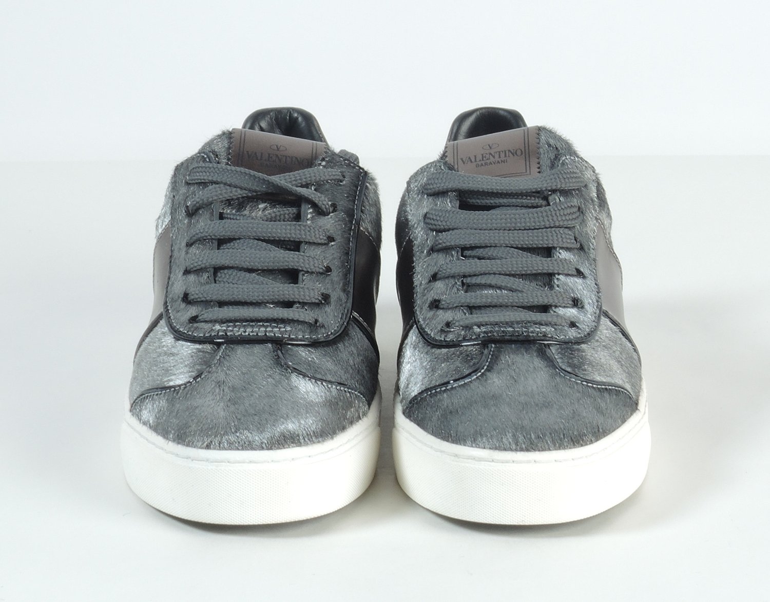 vente Ubrugelig influenza VALENTINO Silver Dyed Fur and Leather Rock Studded Low Top Sneakers (39) —  Seams to Fit Women's Consignment
