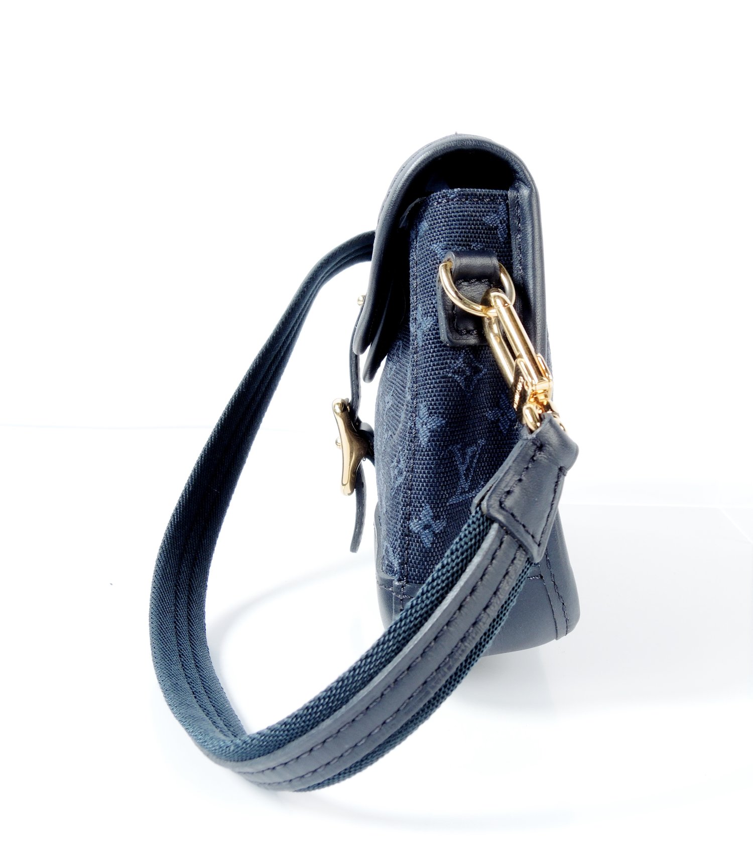 Louis Vuitton // 2020 Navy & Silver Mylockme Shoulder Bag – VSP Consignment