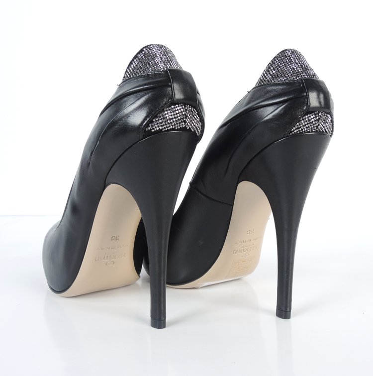 Shoe Size 8 1/2 Pink Sandals – Deja Vu Consignment - Vancouver