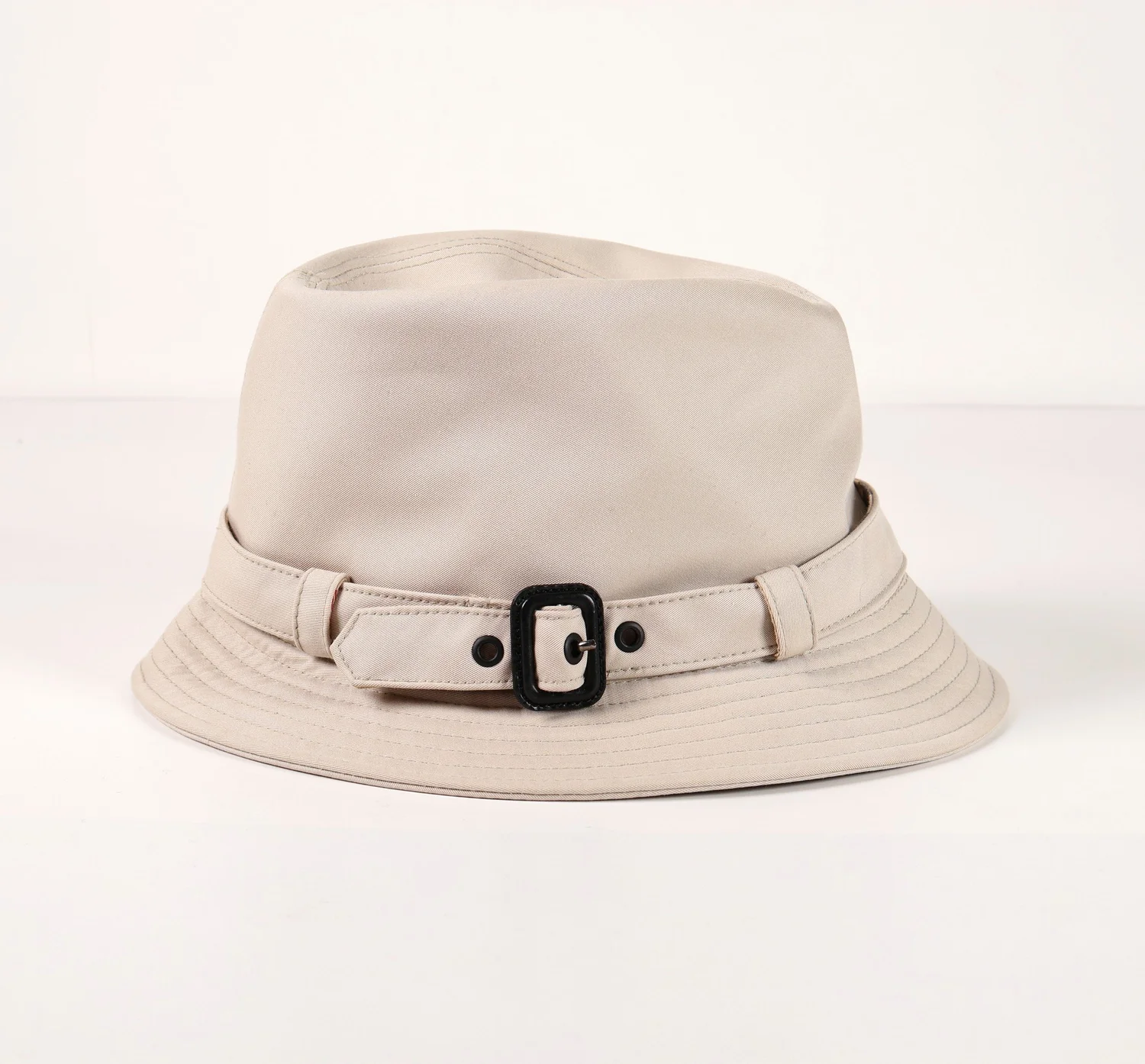 BURBERRY Bucket Hat (L) — Seams to Fit Women