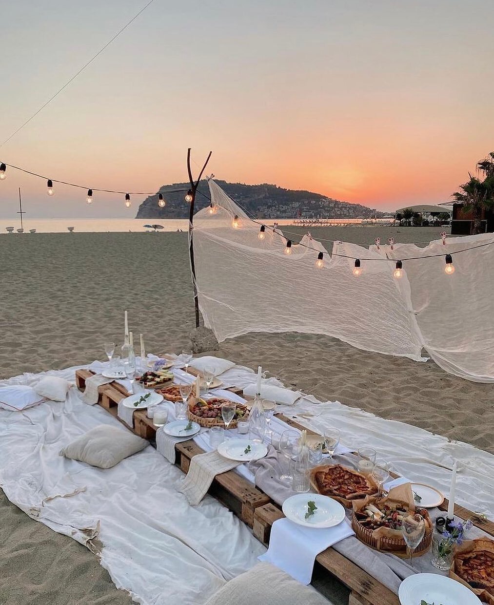 Bon samedi soir 🌜 🍝 #betree #diner #friends #naturelovers #sunset