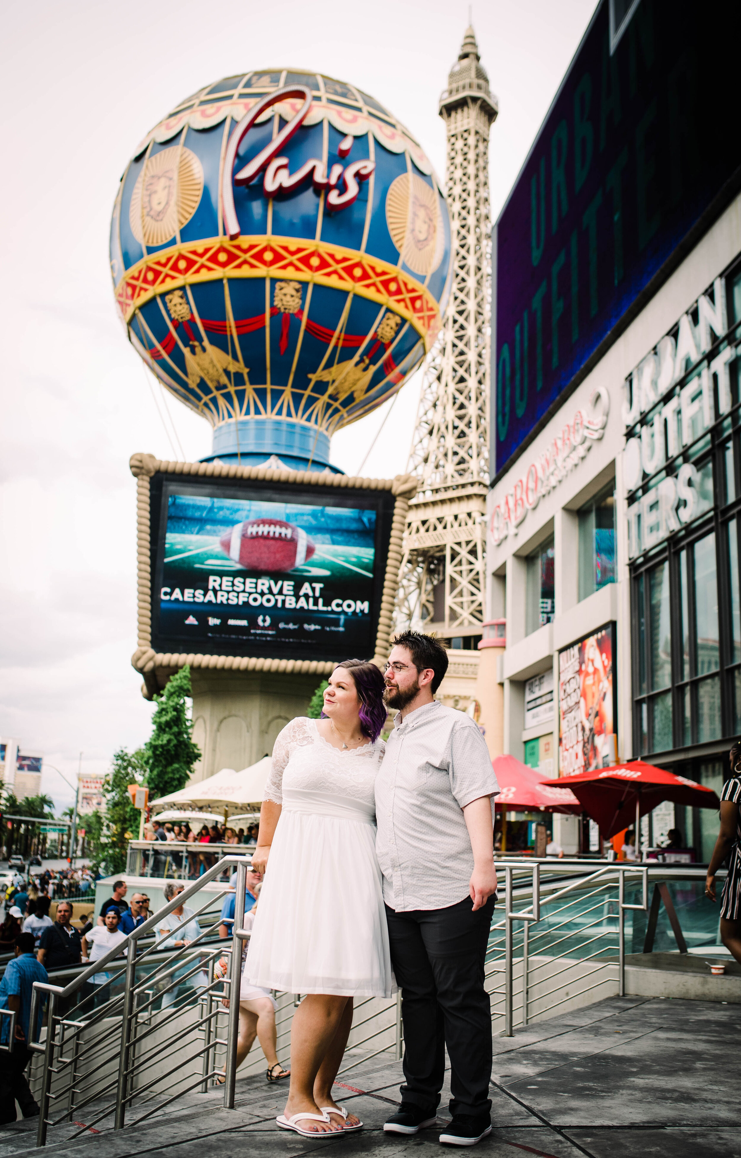 Traveling wedding photographer