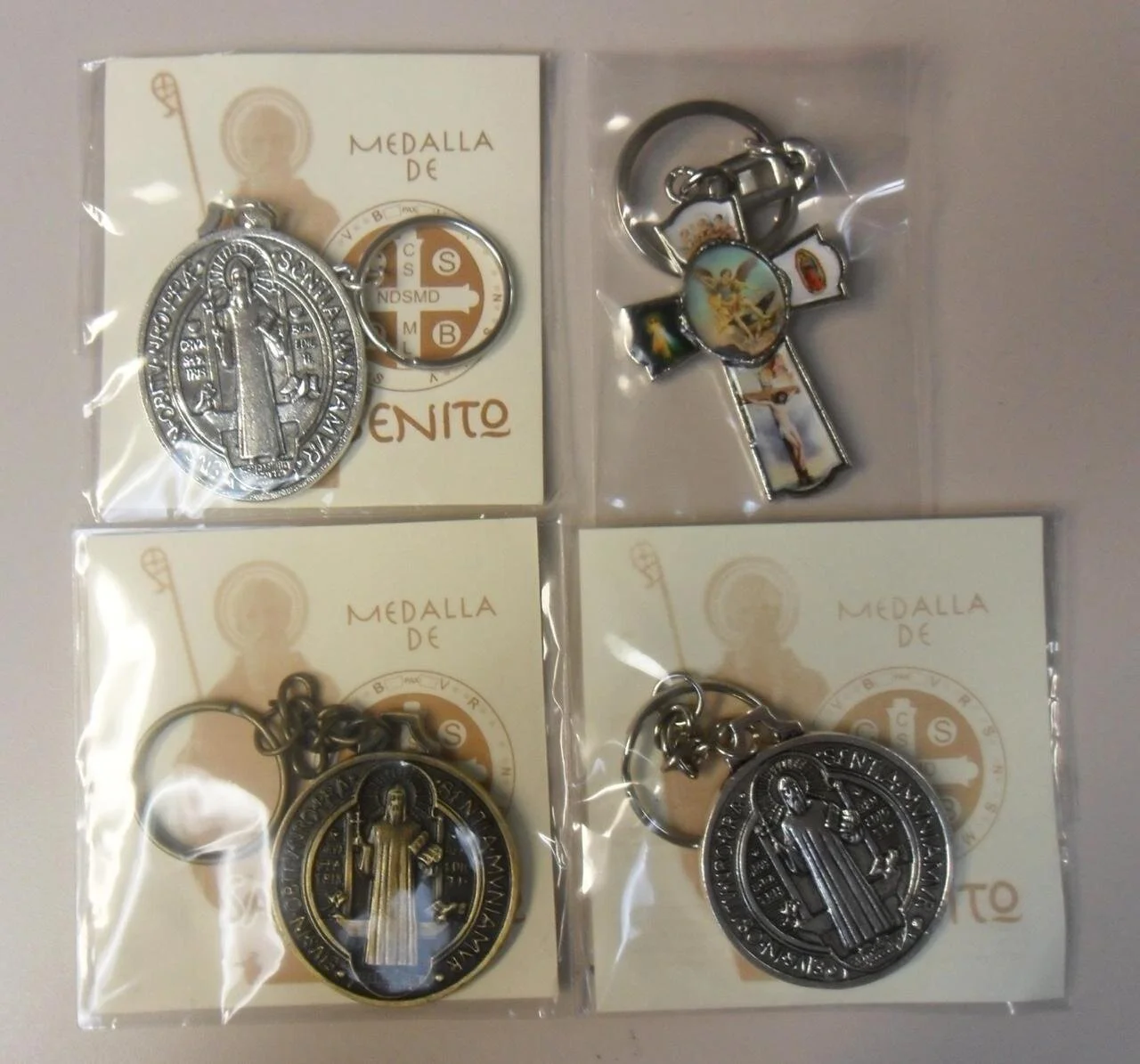 Llavero de Medalla de Benito