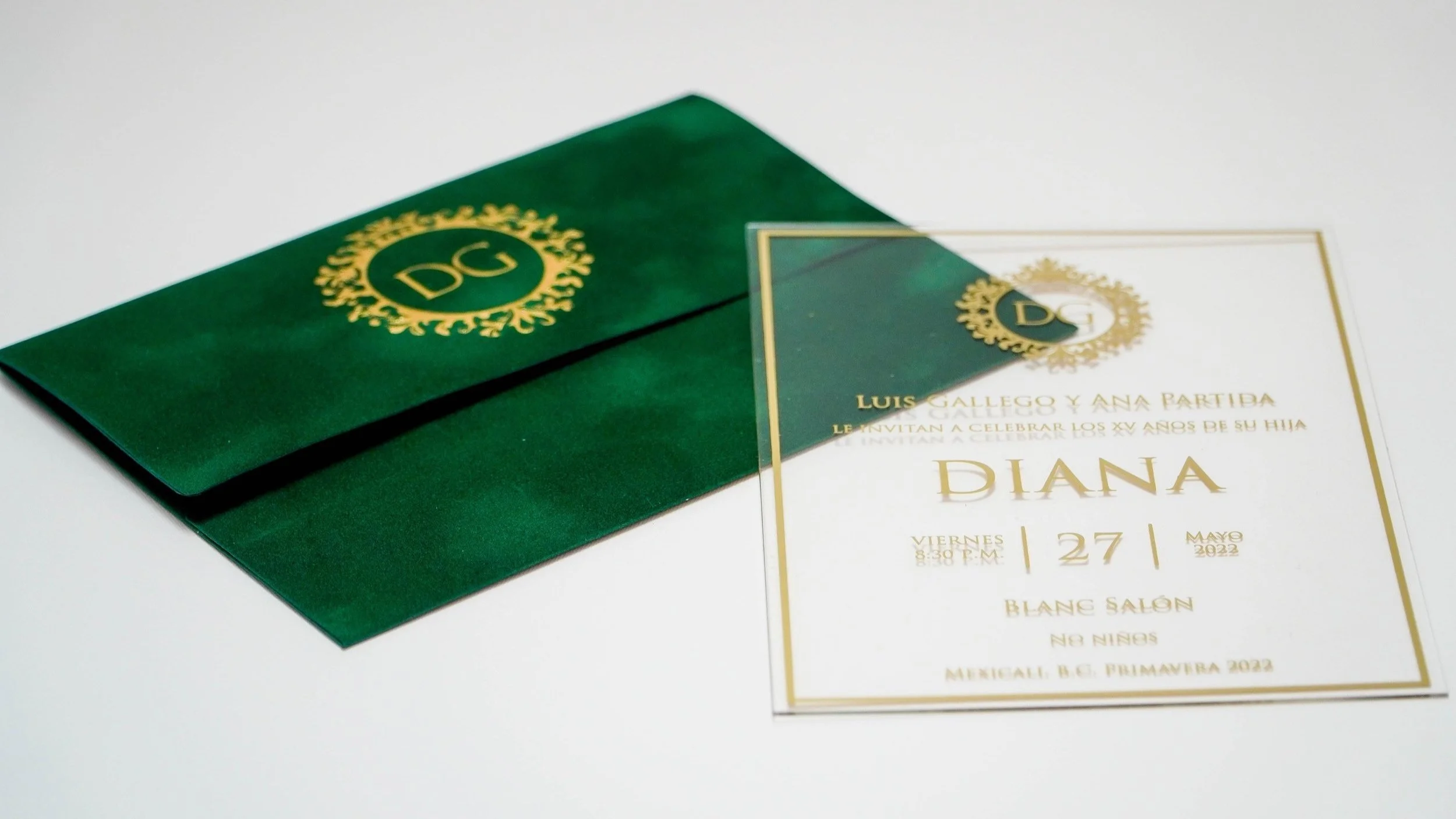 Papellion, image size:2500x1406