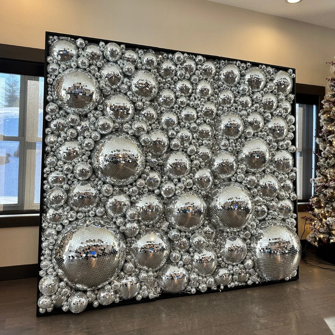 ✨ We know your mind is on Halloween… but have you thought about how you’re going to sparkle + shine this holiday season? ✨
From cozy gatherings to company parties, we’ve got shimmer options for every budget — shimmer walls,