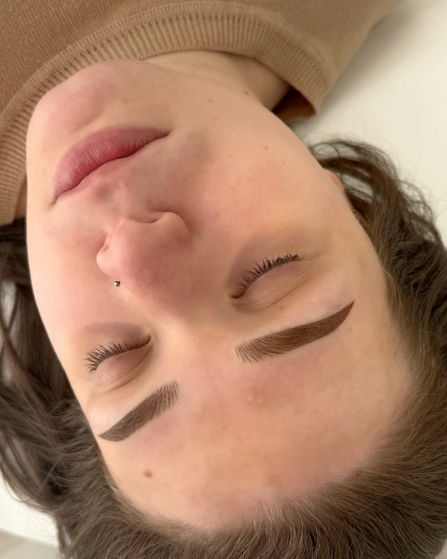 Fresh Combo Brows - creating a tail where she had absolutely no hair! Remember, PMU will always heal a lot softer and lighter creating more natural results. 🔥 

#microblading #microbladingeyebrows #microbladedbrows #microbladingartist #microbladings