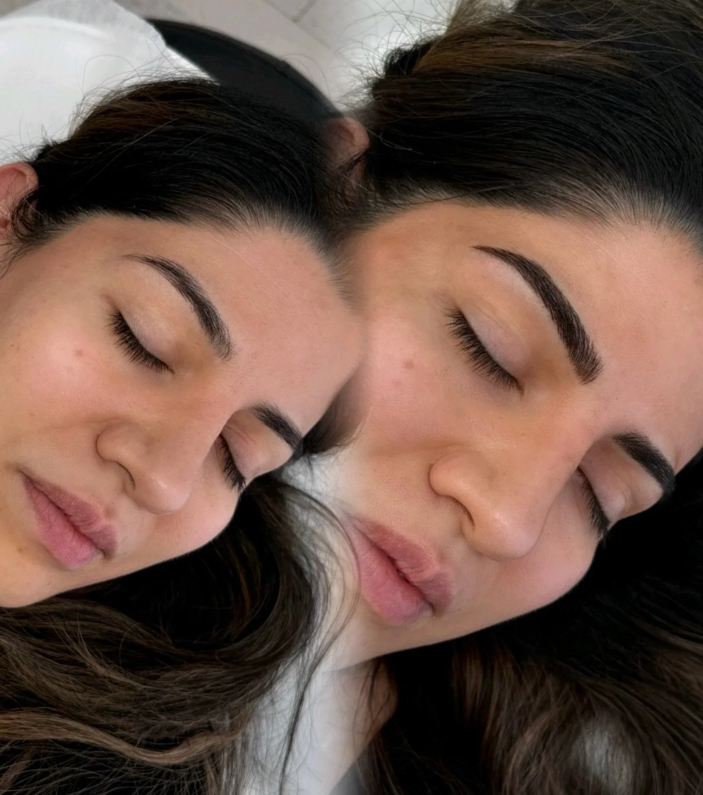Your brows but better 🪄 with permanent makeup 🤩

This technique is soft combo brows. Majority microblading strokes with a soft dusting of machine shading for a little added definition and filler. 👌🏻 

#microblading #microbladingeyebrows #microbla