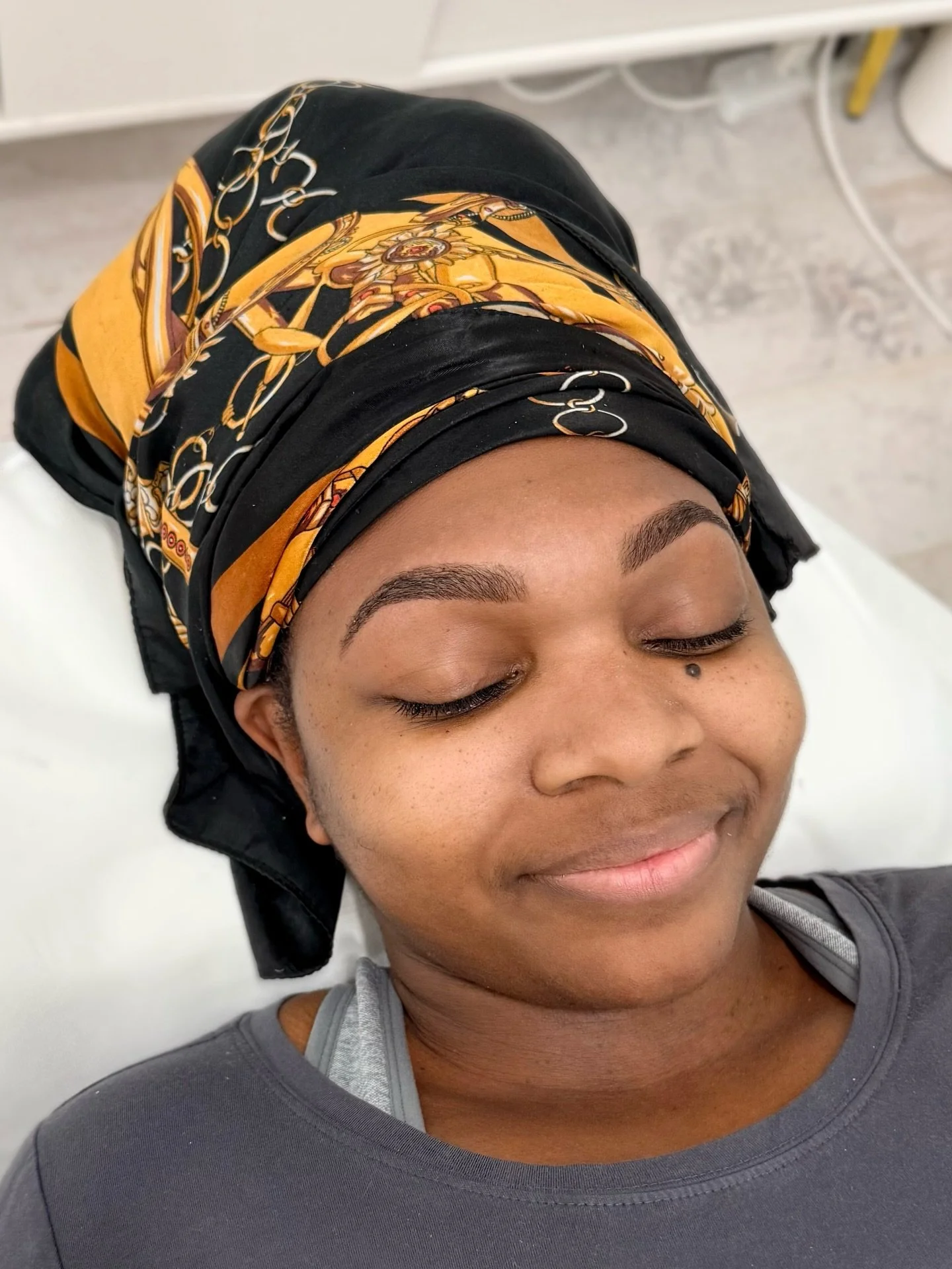 Brow wax + tint for my dear friend Maya 😍

#microblade #microblading #brows #eyebrows #microbladedbrows #permanentmakeup #acnetreatment #pmu #beauty #microbladingeyebrows #powderbrows #facials #northwestskinandbrows #chemicalpeel #microbladed #brows