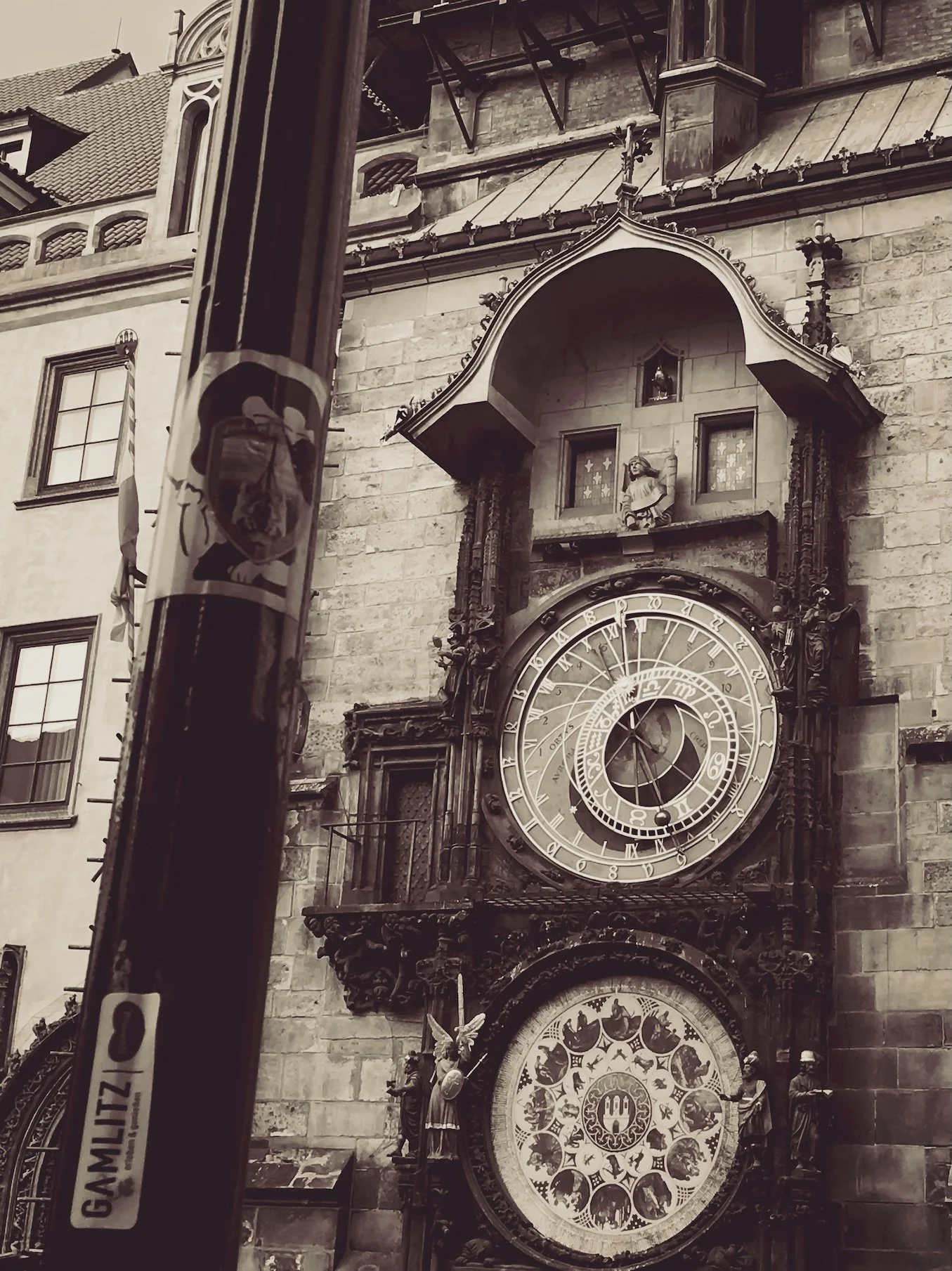 Heather-Fegan-Best-Landscape-Outdoor-Photography-Prague-Astronomical-Clock-Street.jpg
