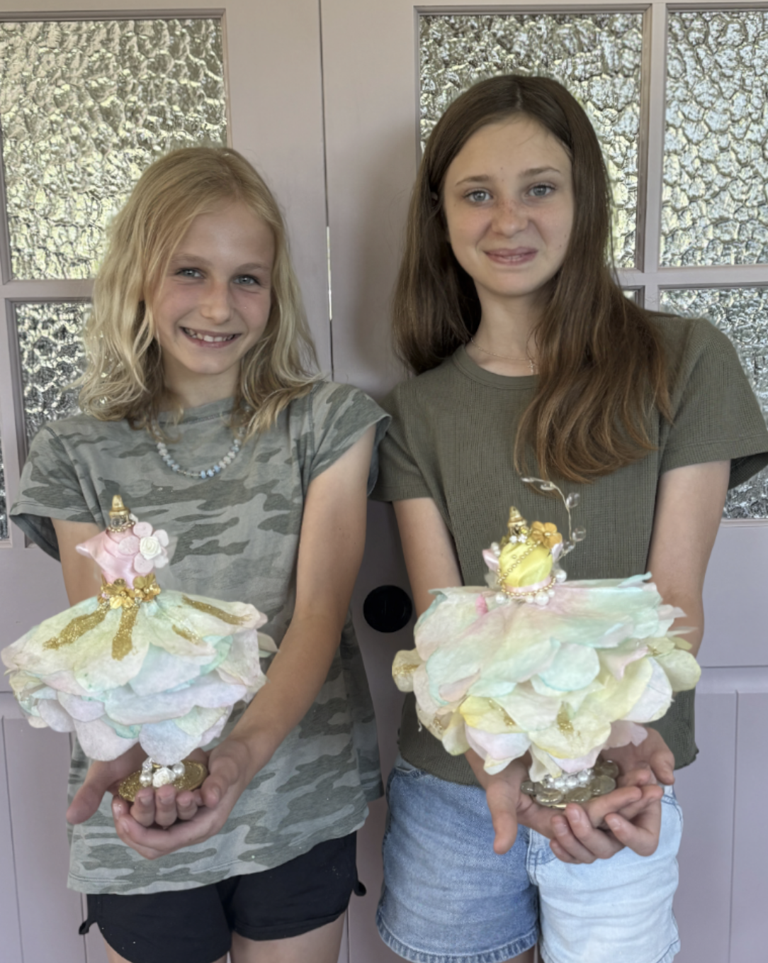 June 22 - 26  Glamour, Fashion and Perfume  - Ages 12 - 16 - 9am - 2pm