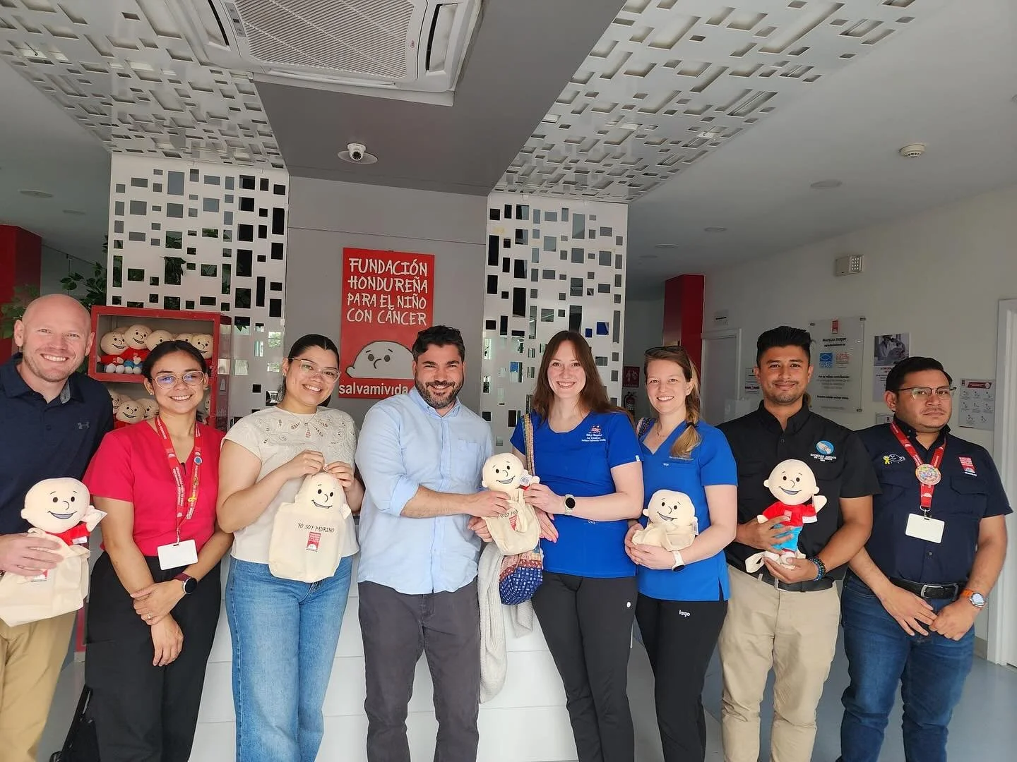 In February, two of our FHC board members, Dr. Tanty Angulo and Dr. Scott Coven, traveled to Honduras with two skilled plastic surgeons to train medical staff, nurses, and doctors all while providing critical surgical care. In just a few days, they w