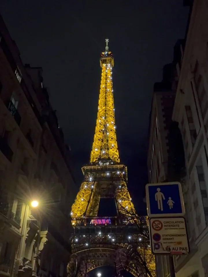 First two days in Paris 🇫🇷 Impossible not to have fun running around with bestie @dylan.lugosi