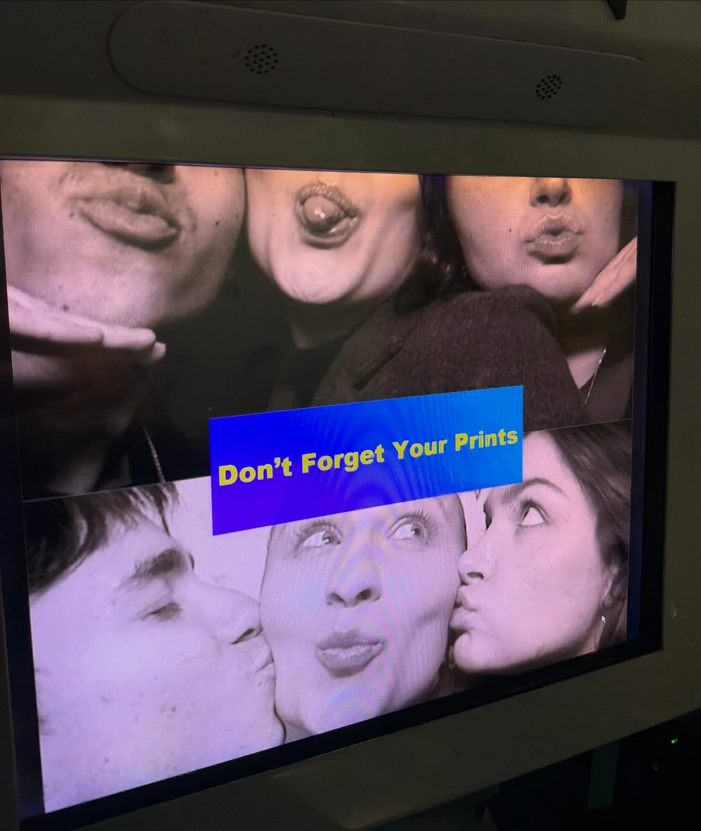 🌃👩🏻&zwj;❤️&zwj;👩🏼👩🏻&zwj;🤝&zwj;👨🏽🍪🥧🥶🍷🚕🦵🩼