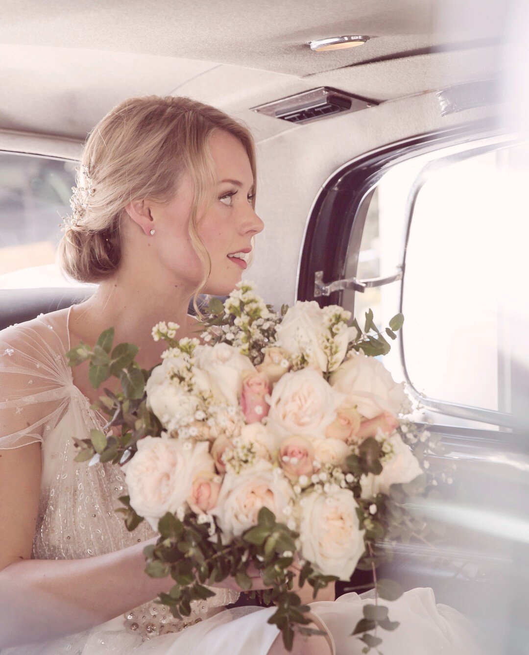 That moment, just before you get out of the car and walk towards your future ⁠
⁠
~how did you feel, moments before you walked down the isle?~ ⁠
⁠
📷 credit ⁠various friends⁠
👰🏻 @⁠chelseamorley⁠
👗@⁠jennypackhambridal⁠
💐Chelsea and her Mum made the