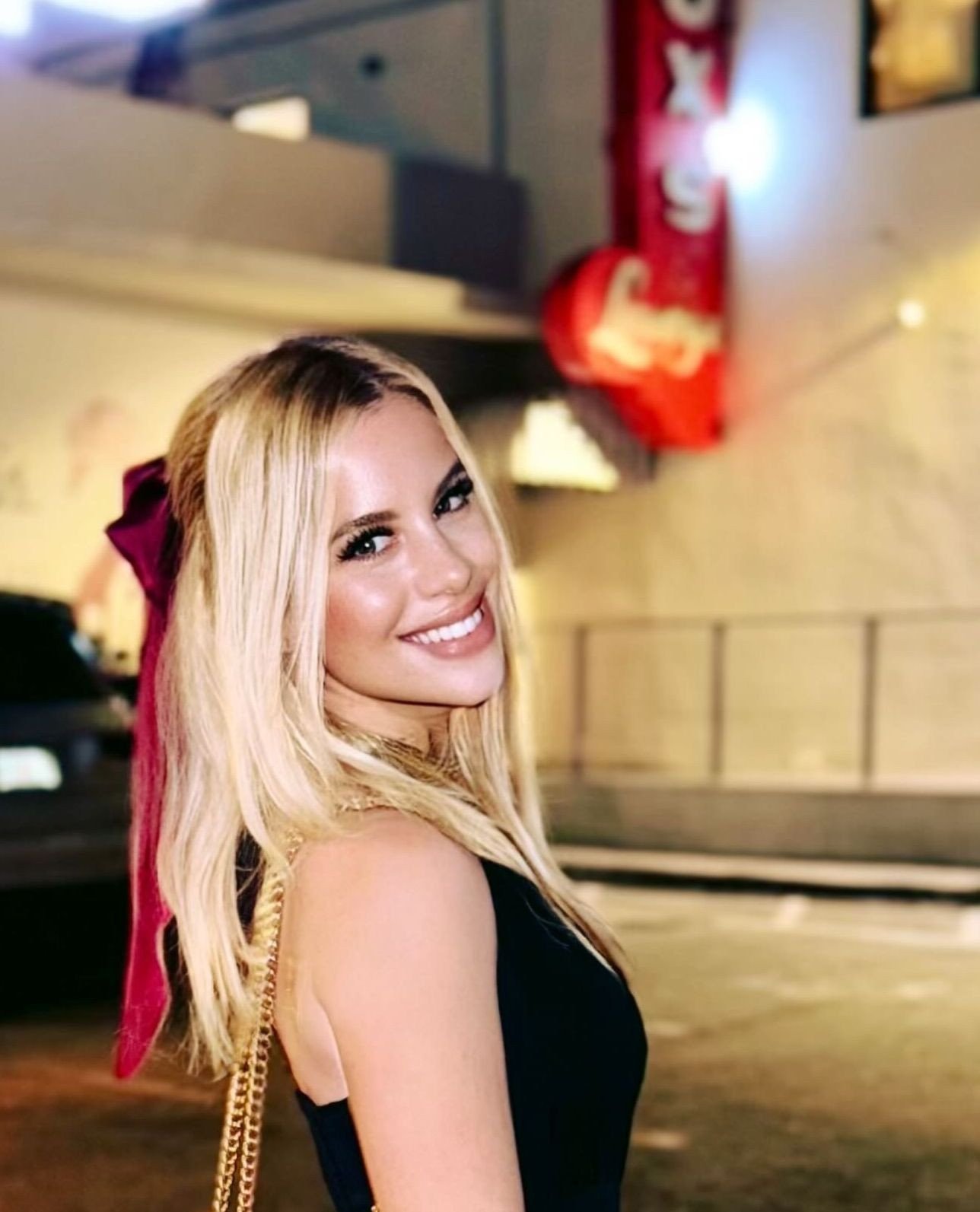 That $10 Martini Monday smile 🍸️⁠
⁠
🦊 @ohheyitsmarla⁠
⁠