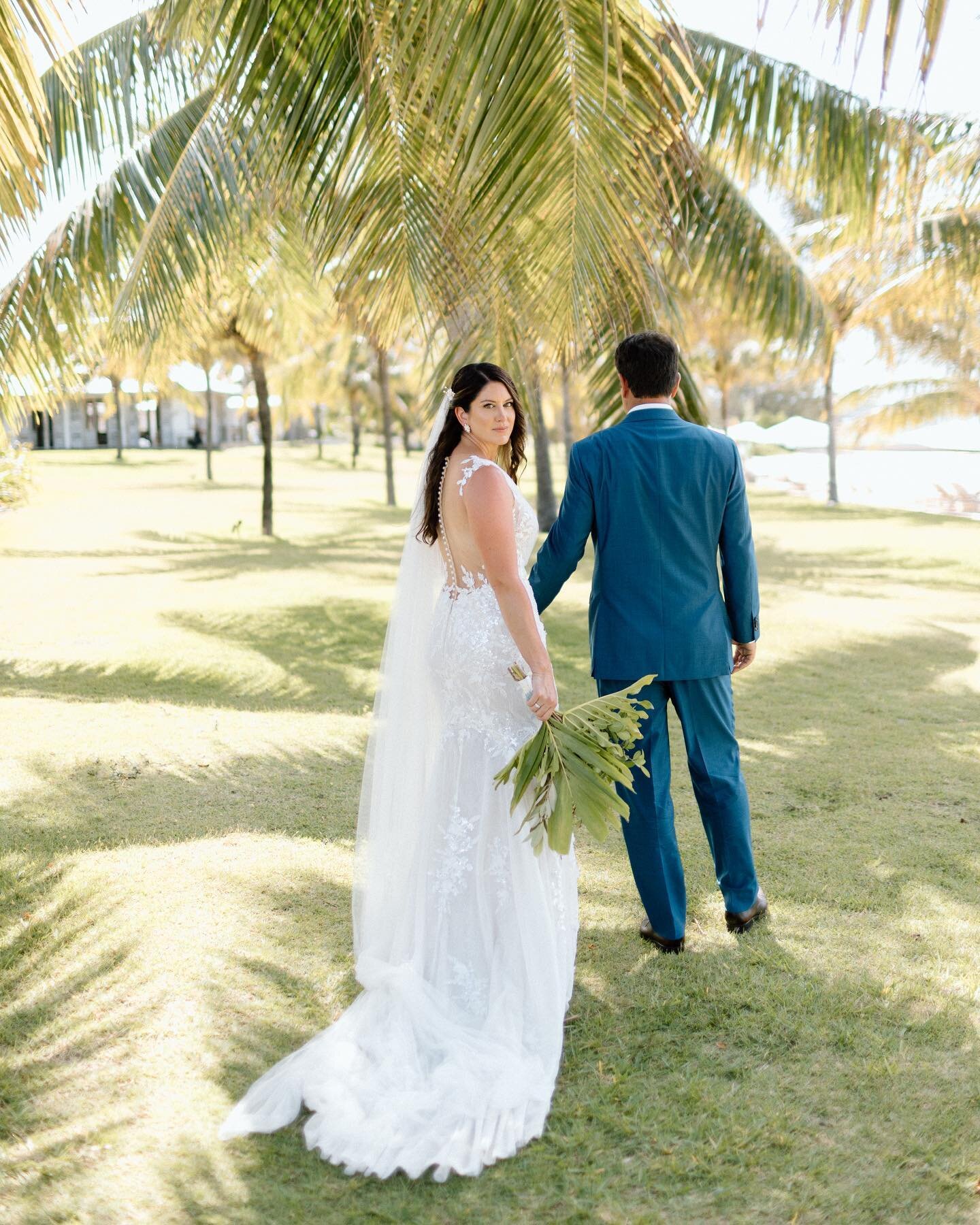 From the archives&hellip; Last summer in the Bahamas with Megan + Erik 🌿 

Shot with @masakathrynphotography
