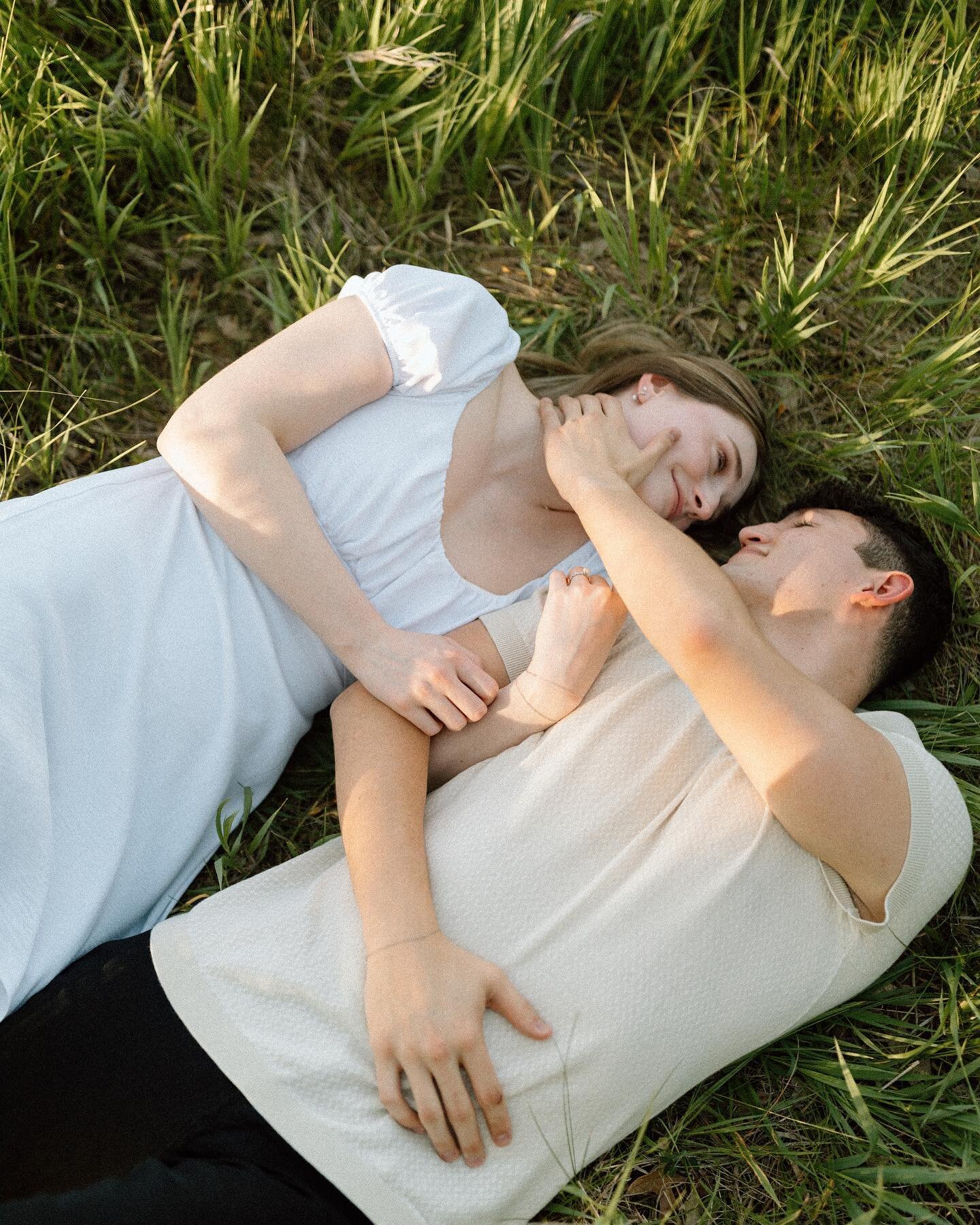 The absolute DREAM of a shoot that I had with Peyton + Griffin&hellip; My favorite moments of an engagement shoot are the ones at the very end when all of the stars align &mdash; everyone&rsquo;s relaxed, the light is golden, &amp; the creativity is 