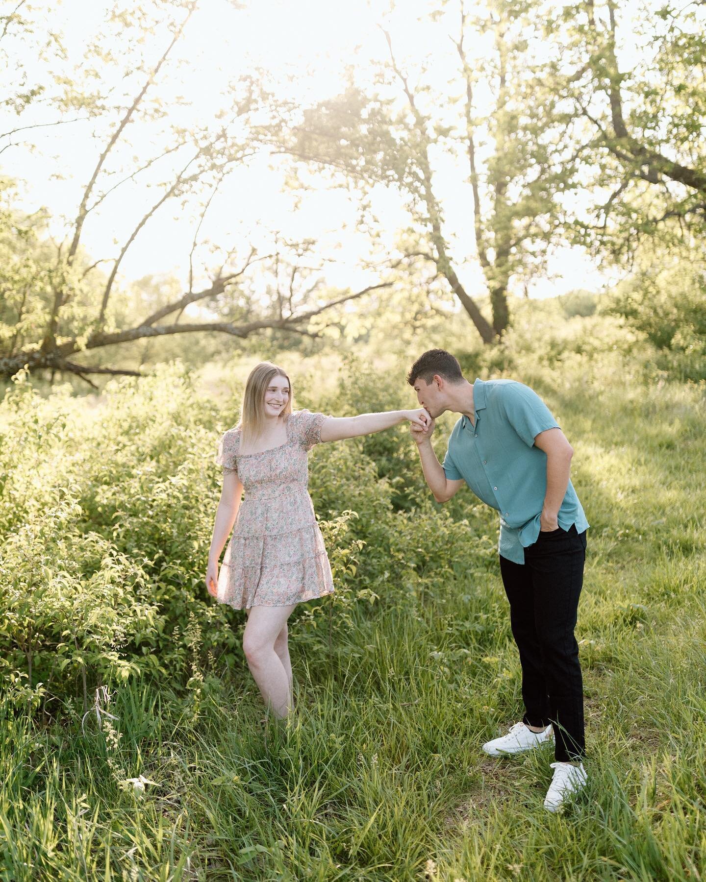 Love at golden hour &mdash; The last set of Peyton + Griffin ✨

Engaged, Kansas City wedding photographer, family photographer, engagement photos