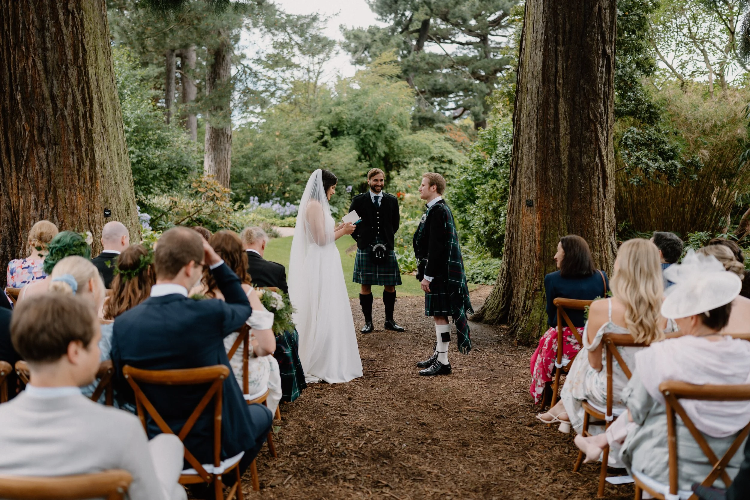 Royal Botanic Gardens Edinburgh Wedding - Kirsten &amp; Otto
