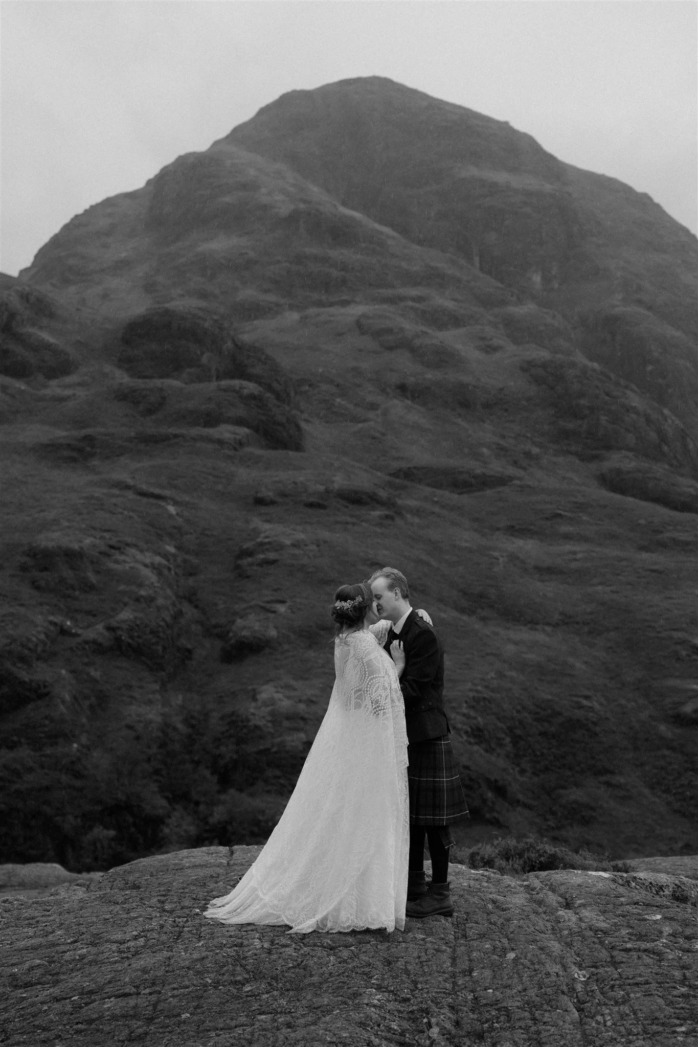 Glencoe Elopement Handfasting Ceremony 20.jpg