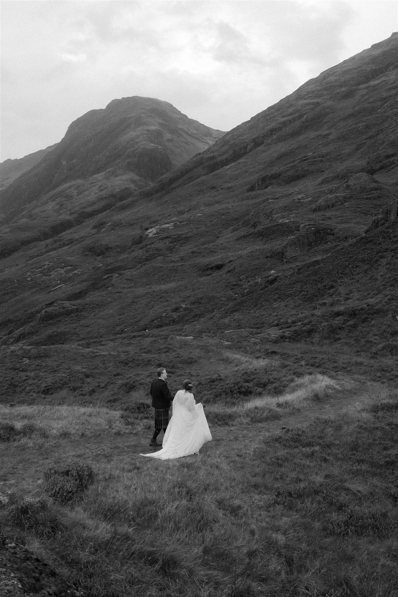 Glencoe Elopement Handfasting Ceremony 27.jpg