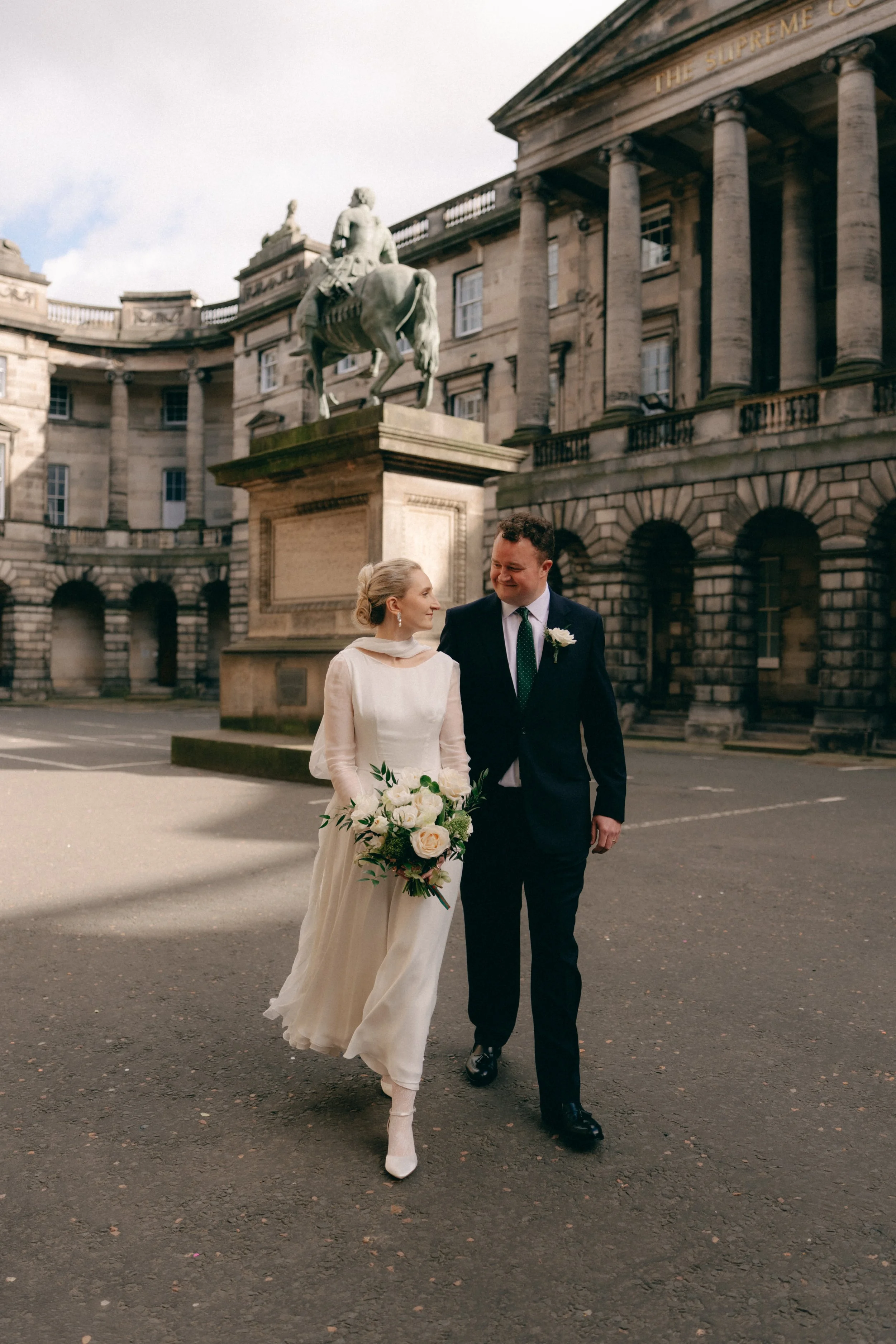 Edinburgh Old Town Wedding Photos 9.jpg