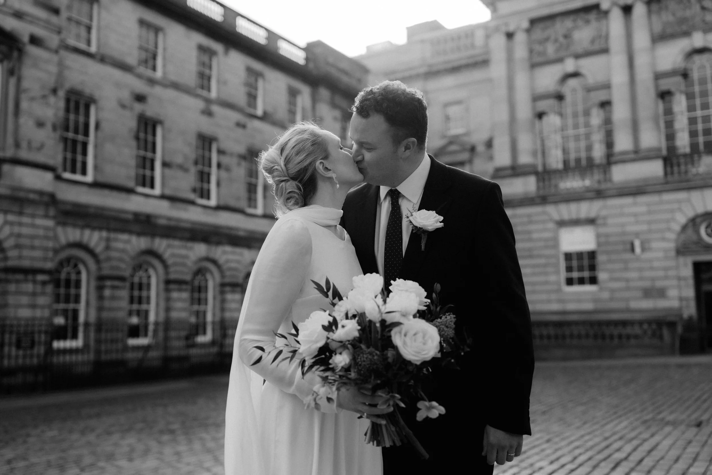 Edinburgh Old Town Wedding Photos 12.jpg
