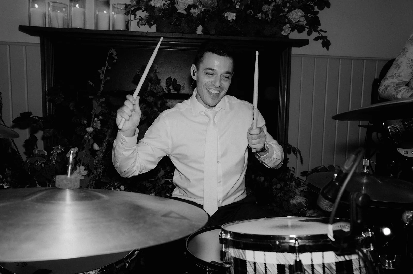 Wedding Photography at Gilmerton House with Killer City Sound 14.jpg