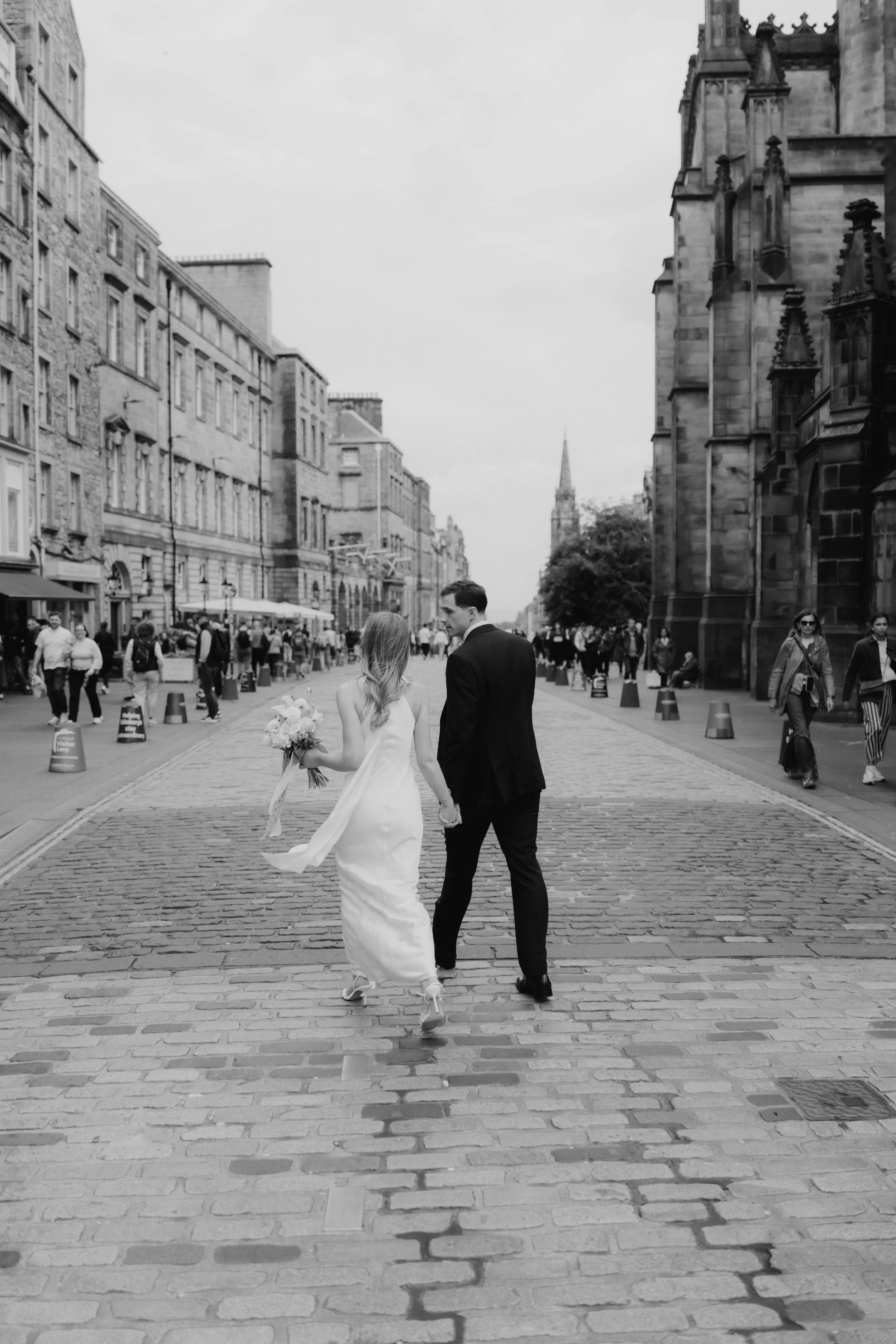 Relaxed Wedding Photography in Edinburgh 14.jpg