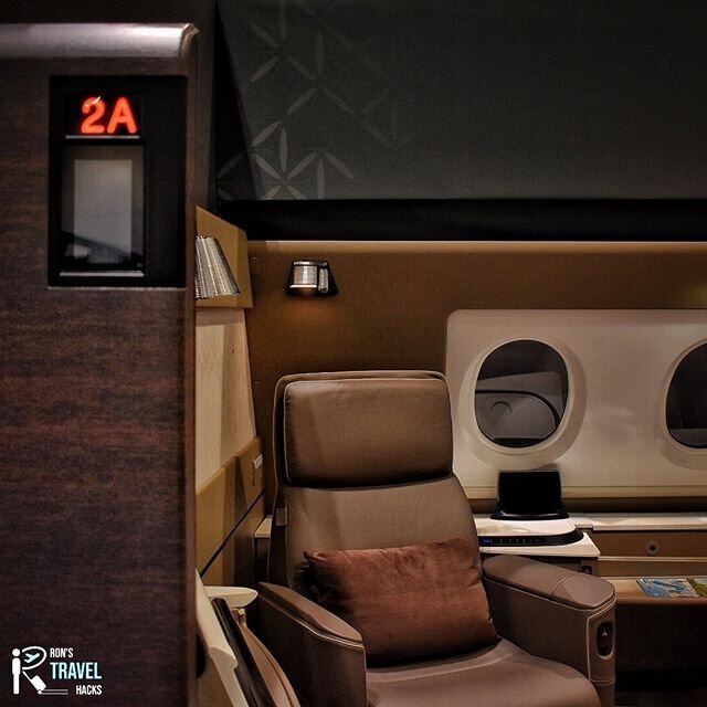 My SUITE-est flight - I wrote about how SQ's decision to inflate the prices for award tickets in 2019 ended up making me BOOKING THE FLIGHT OF MY LIFE... AT MCDONALDS!
Link in bio!
#suite #airbus #a380 #flysq #singaporeairlines #firstclass #luxury #t