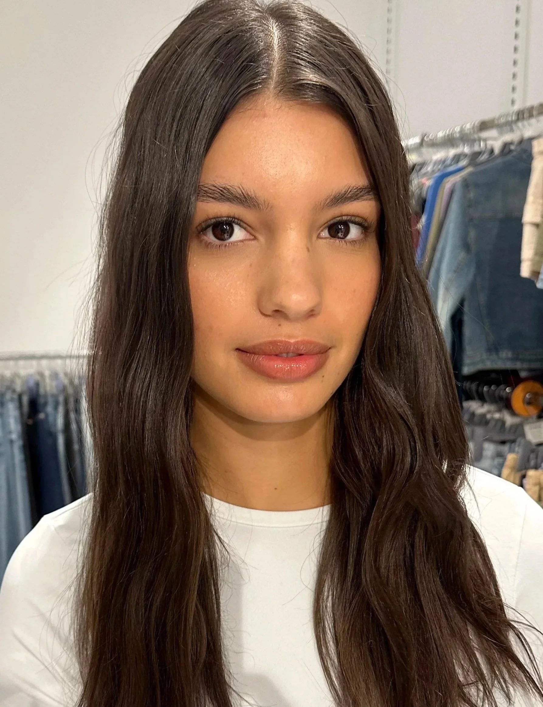 Facetune_19-04-2023-20-27-14.jpg