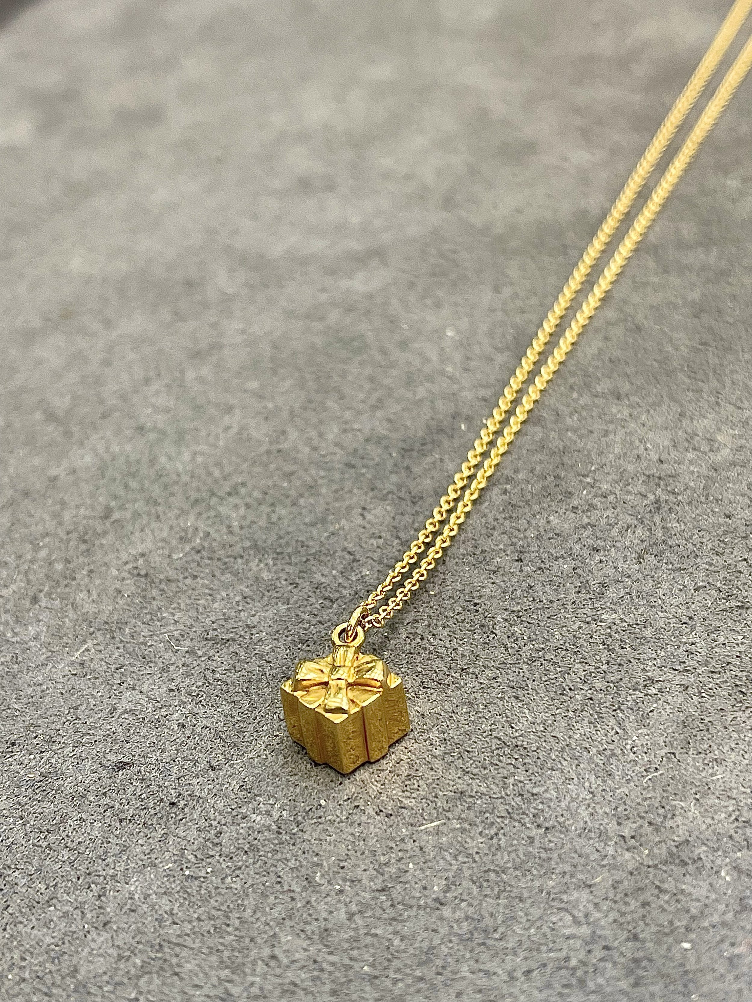 Vintage Tiffany & Co 18ct Present