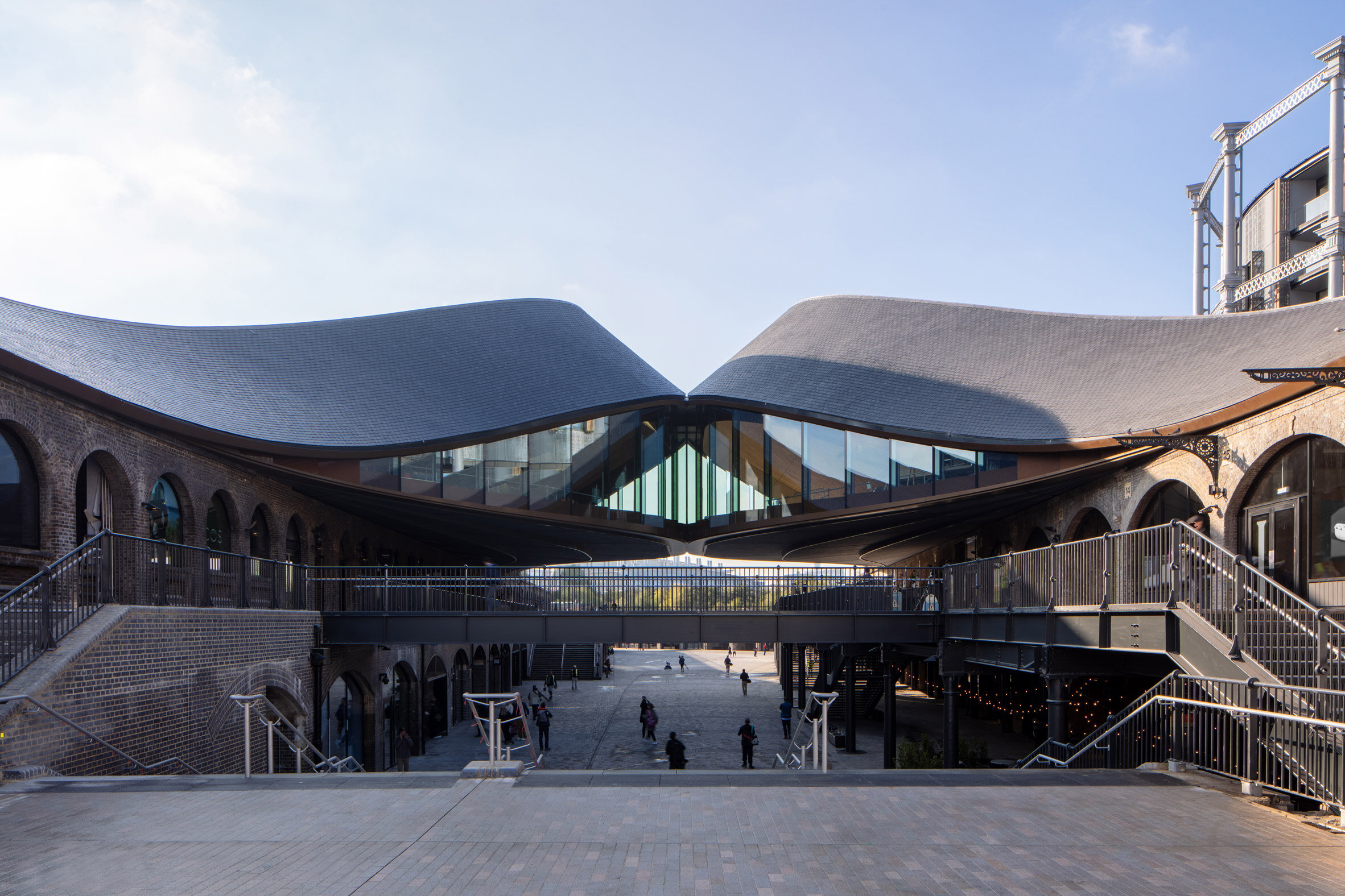 coal-drops-yard-thomas-heatherwick-studio-kings-cross-architecture_dezeen_2364_col_8.jpg