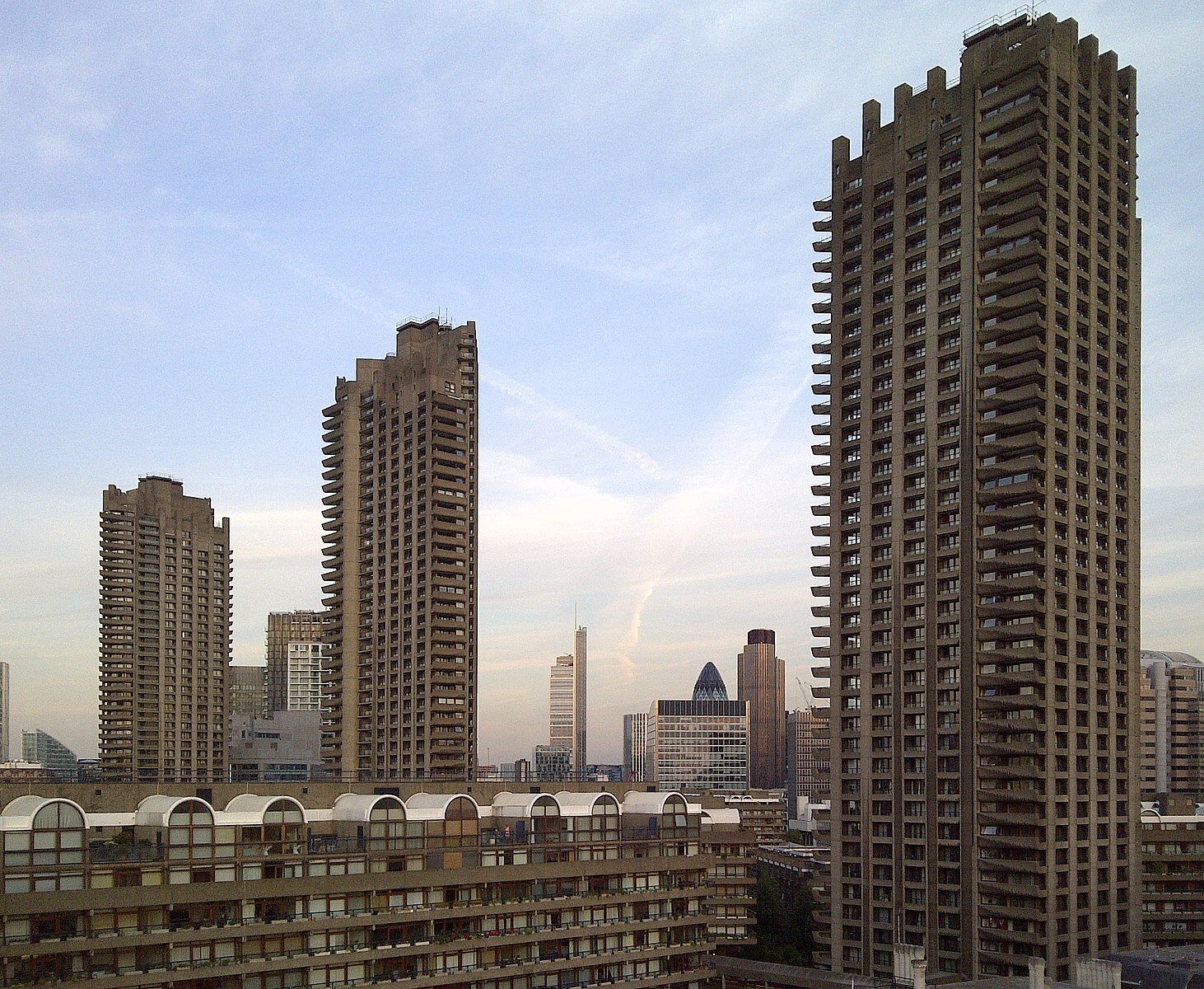 1462px-Barbican_towers.jpg