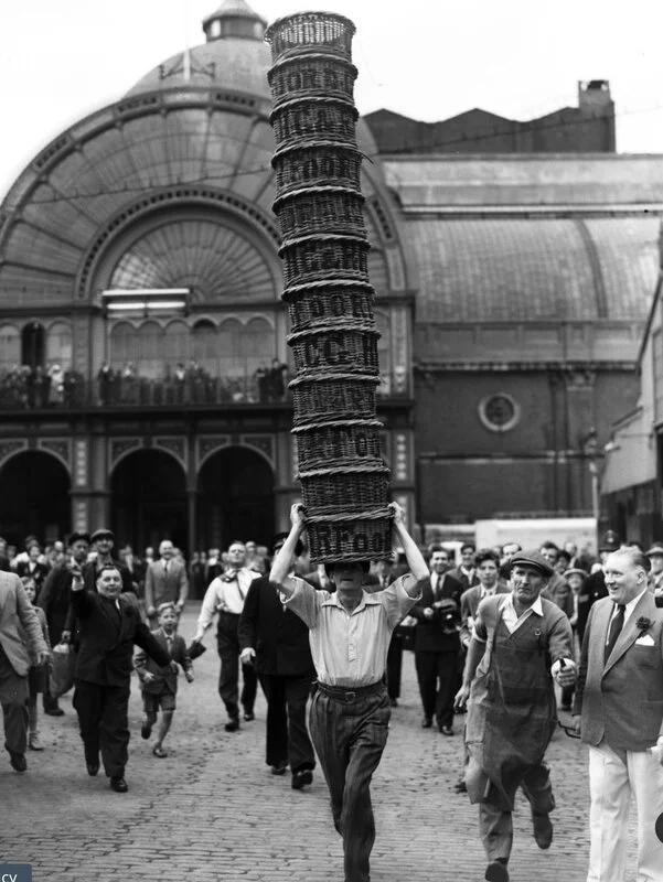 Fruit to Fashion: Walking Tour of Covent Garden with Open City Friends