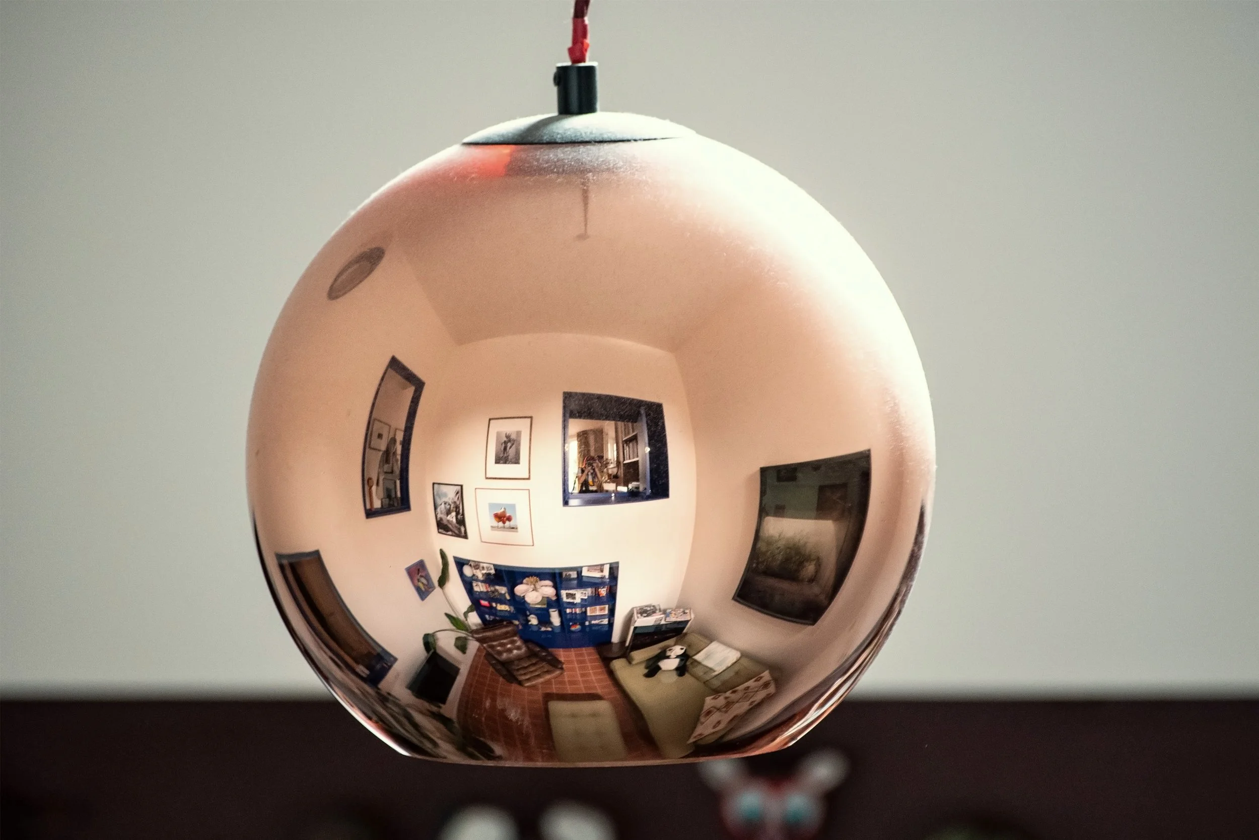 'Round The Room', Nadia Savvopoulou