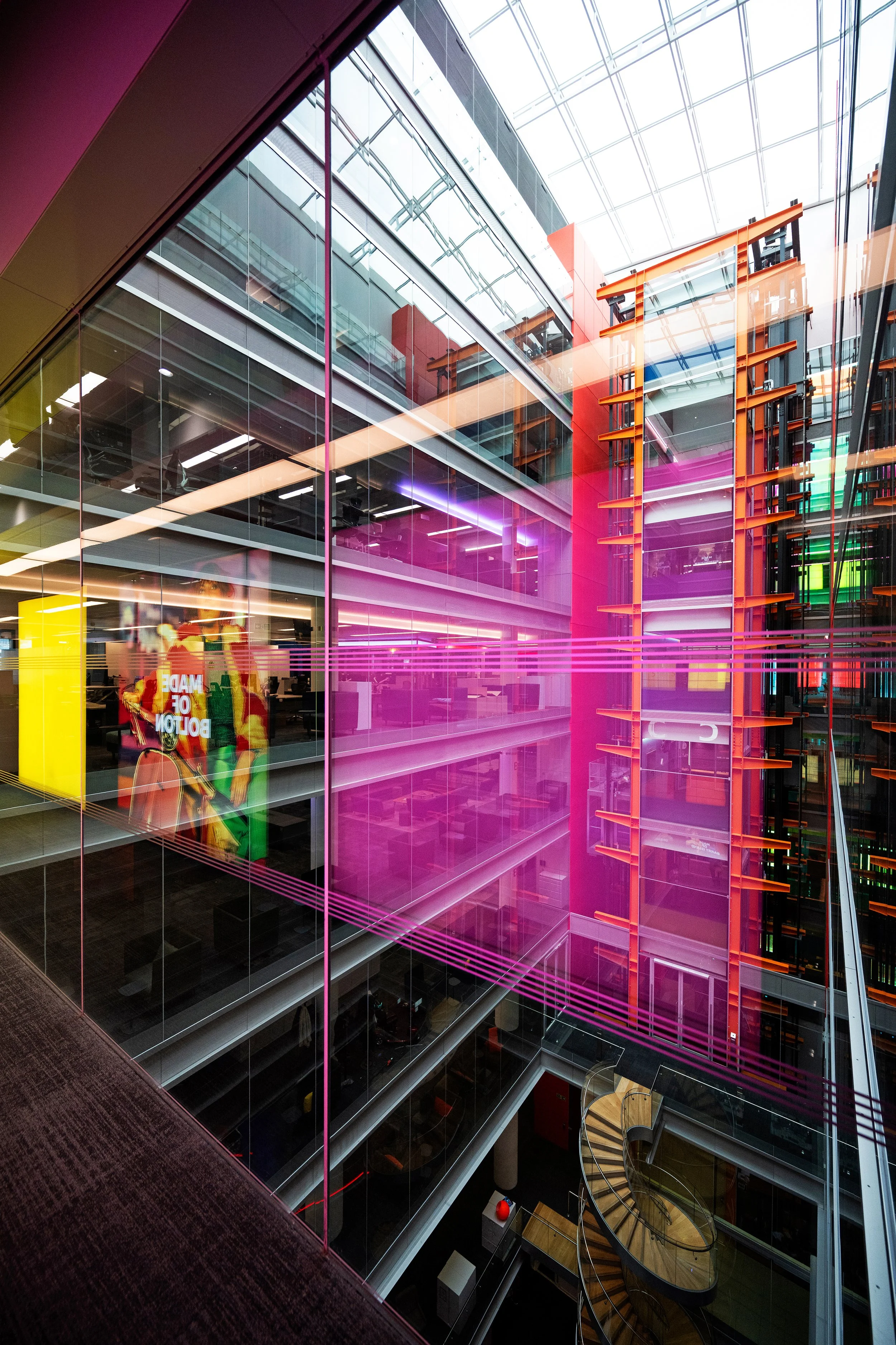 4th Place — Electric London. Photo: Ugur Vidinligil