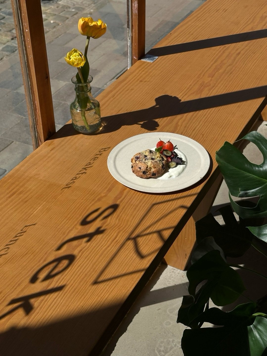 Tomorrow on our breakfast menu: Lemon blueberry scone, served with creamy yogurt and fresh berries🍋🫐 A perfect balance of zesty and sweet 👌