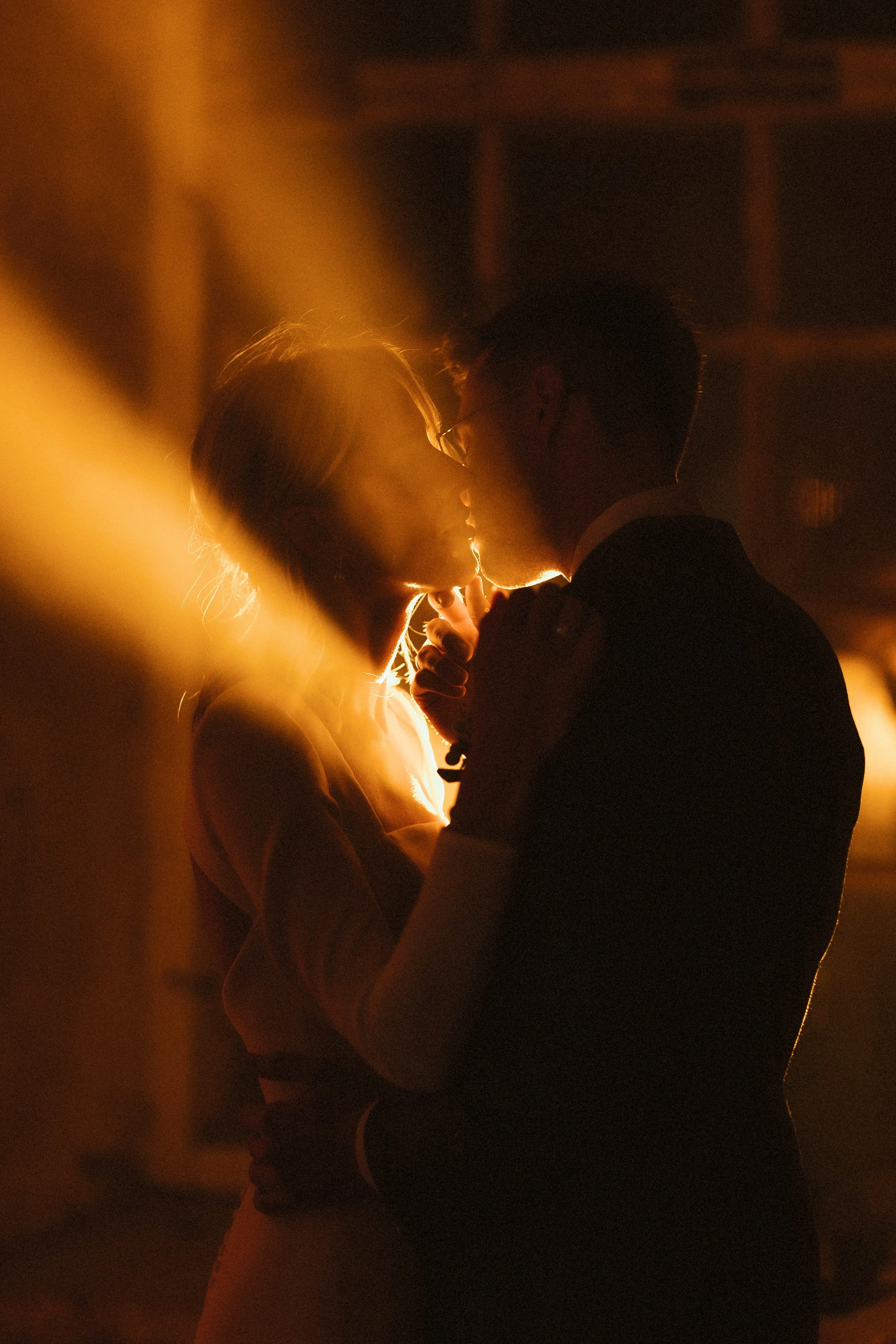 Claudia and Dan's wedding featured in Hola Novias: A rock star wedding.