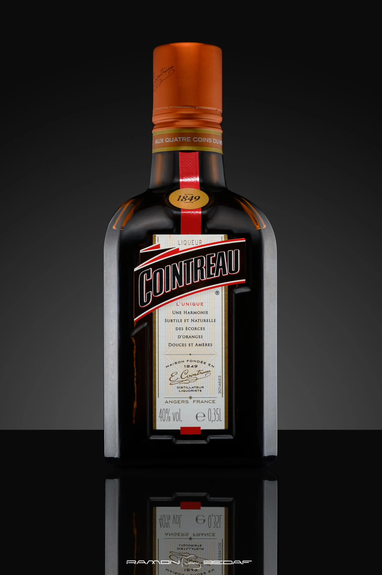 Cointreau Bottle - Ramon van Bedaf Photography ©.jpg
