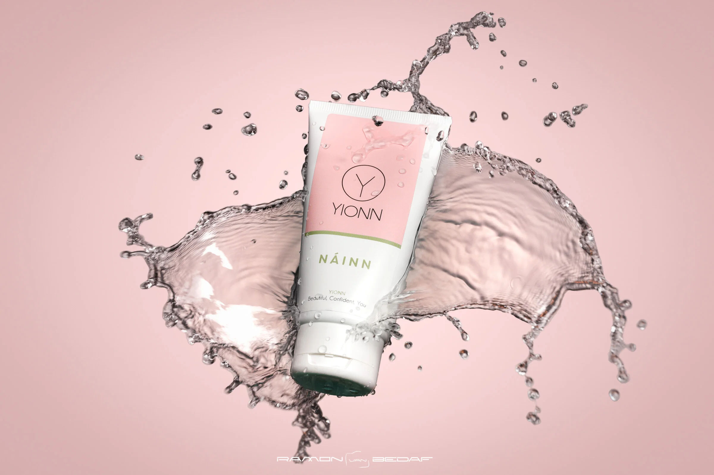 0010 - Yionn watersplash - Ramon van Bedaf Photography ©.jpg