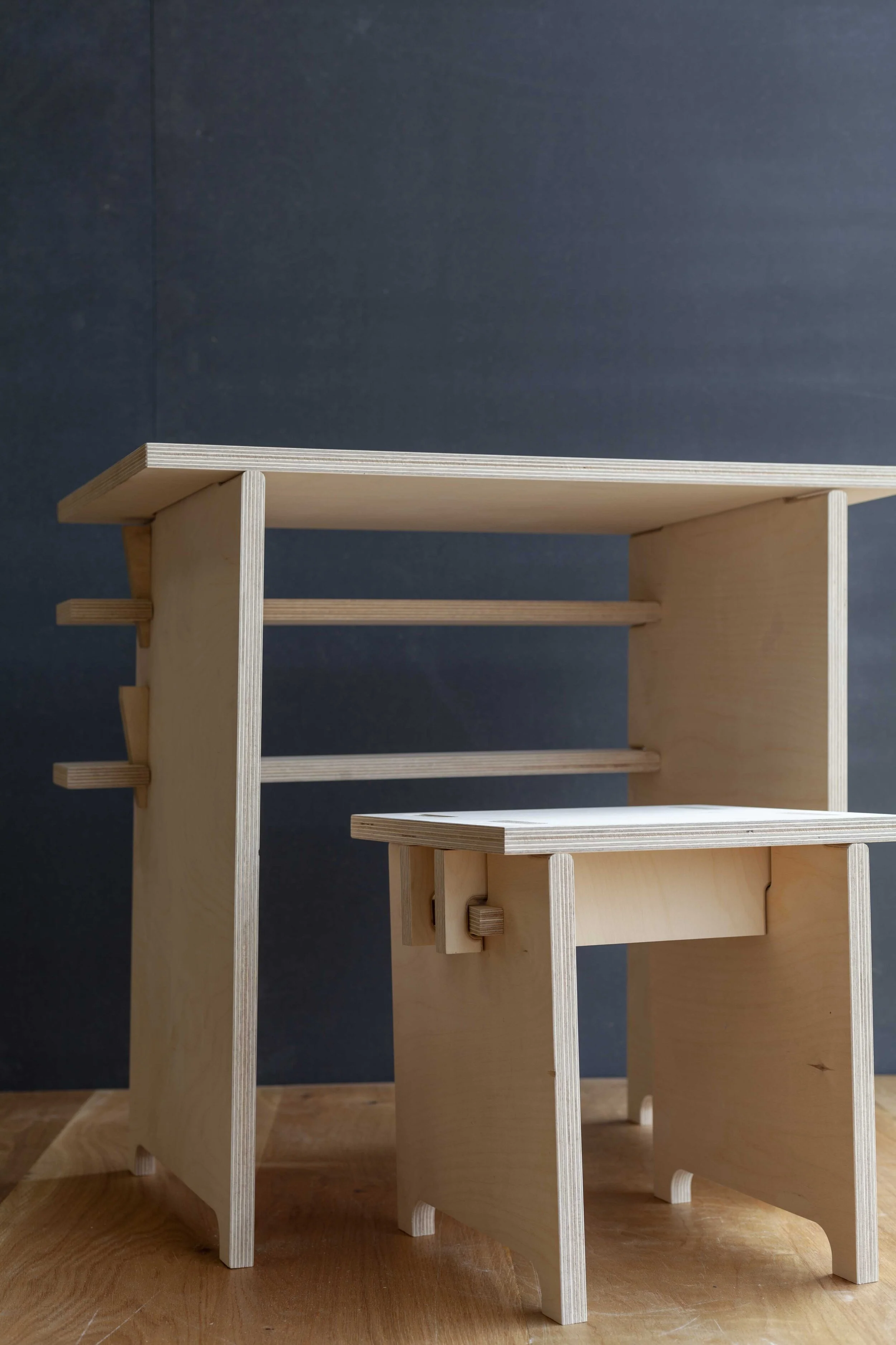 Vamp_folding_table-12.jpg