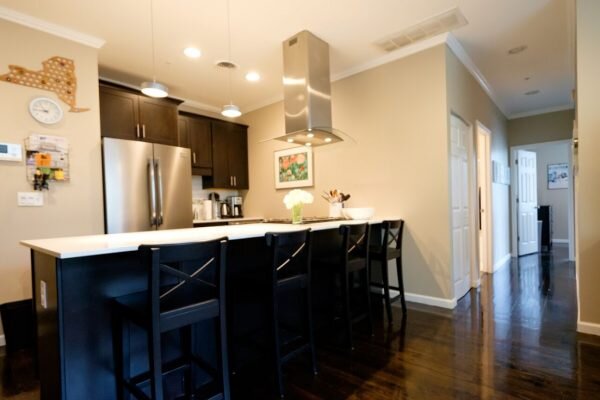 6-kitchen-and-hallway-apartment-600x400.jpeg