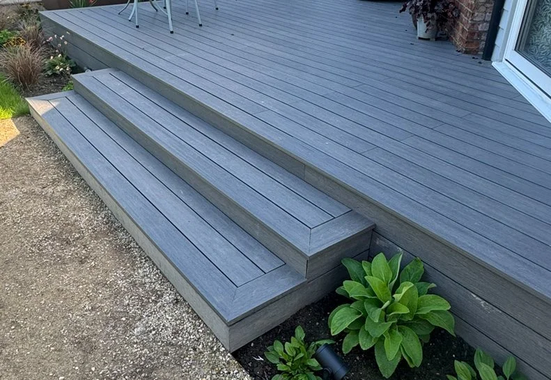 Low maintenance composite deck in Warrington