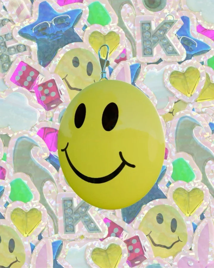 More bits from the 90s/ Y2K project with @kellalit - check out the filter over on her page and search livicg or kellalit to use the stickers on your stories!