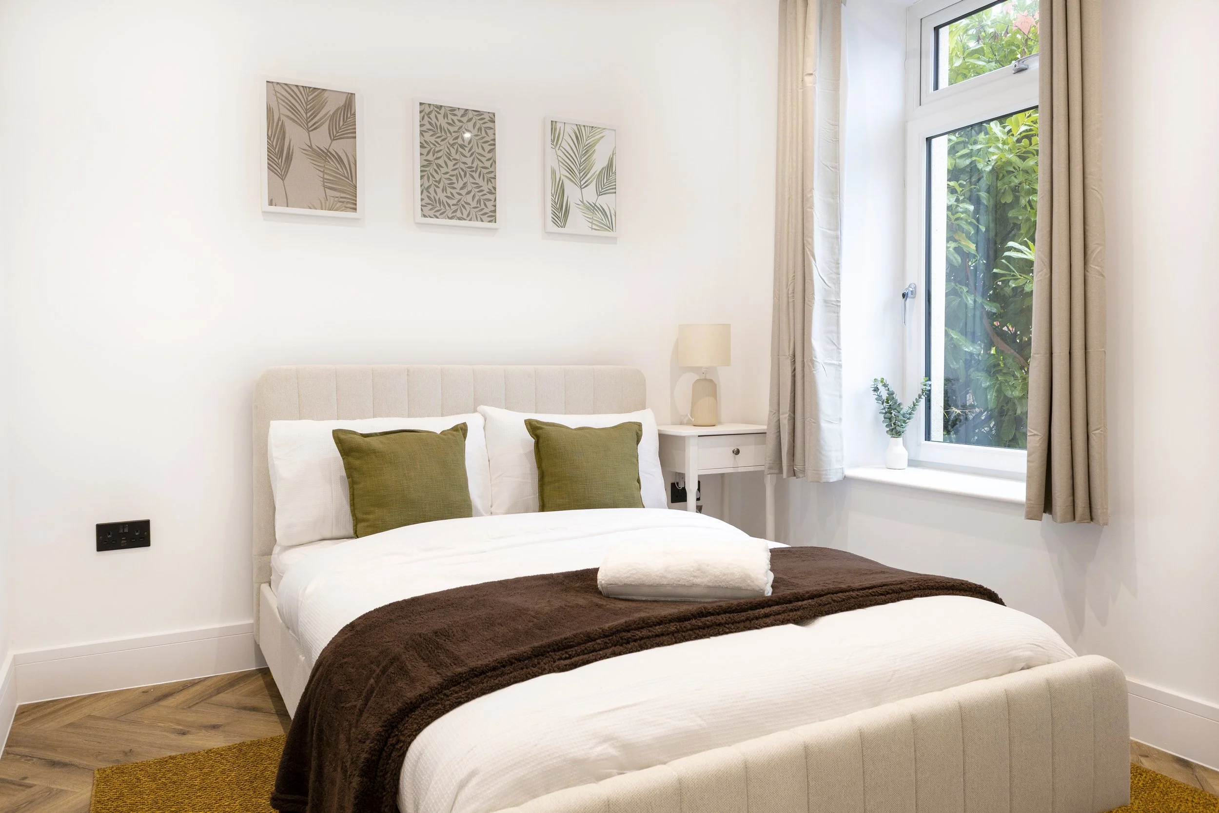 Service accommodation bedroom in Cardiff  