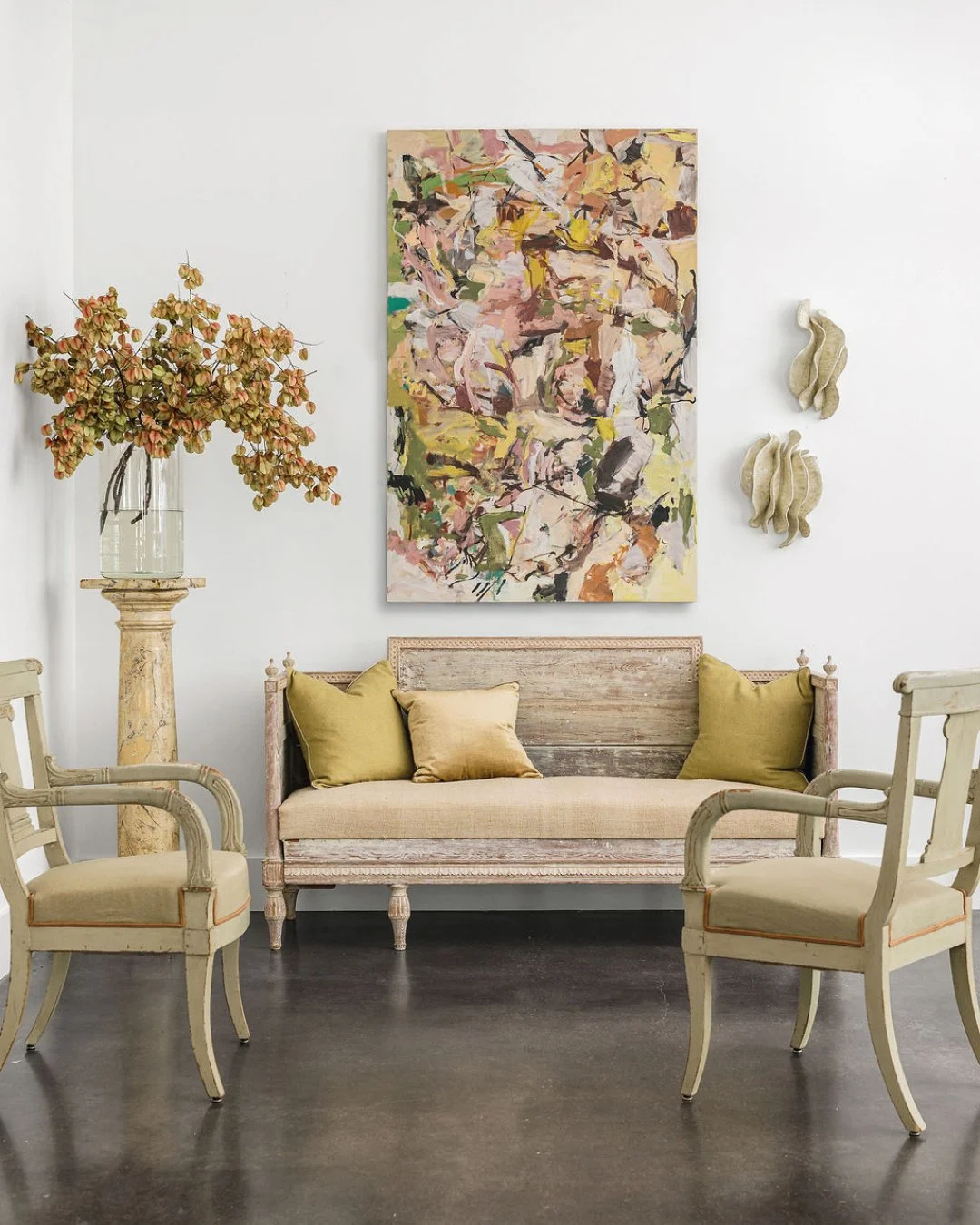 Our partnership with friends at @annconnellyfineart showcasing wonderful Gustavian &amp; French painted finishes in an inspiring seating ensemble styled with faux marble pedestal holding vintage glass paired with fresh cuttings that inspired the sele